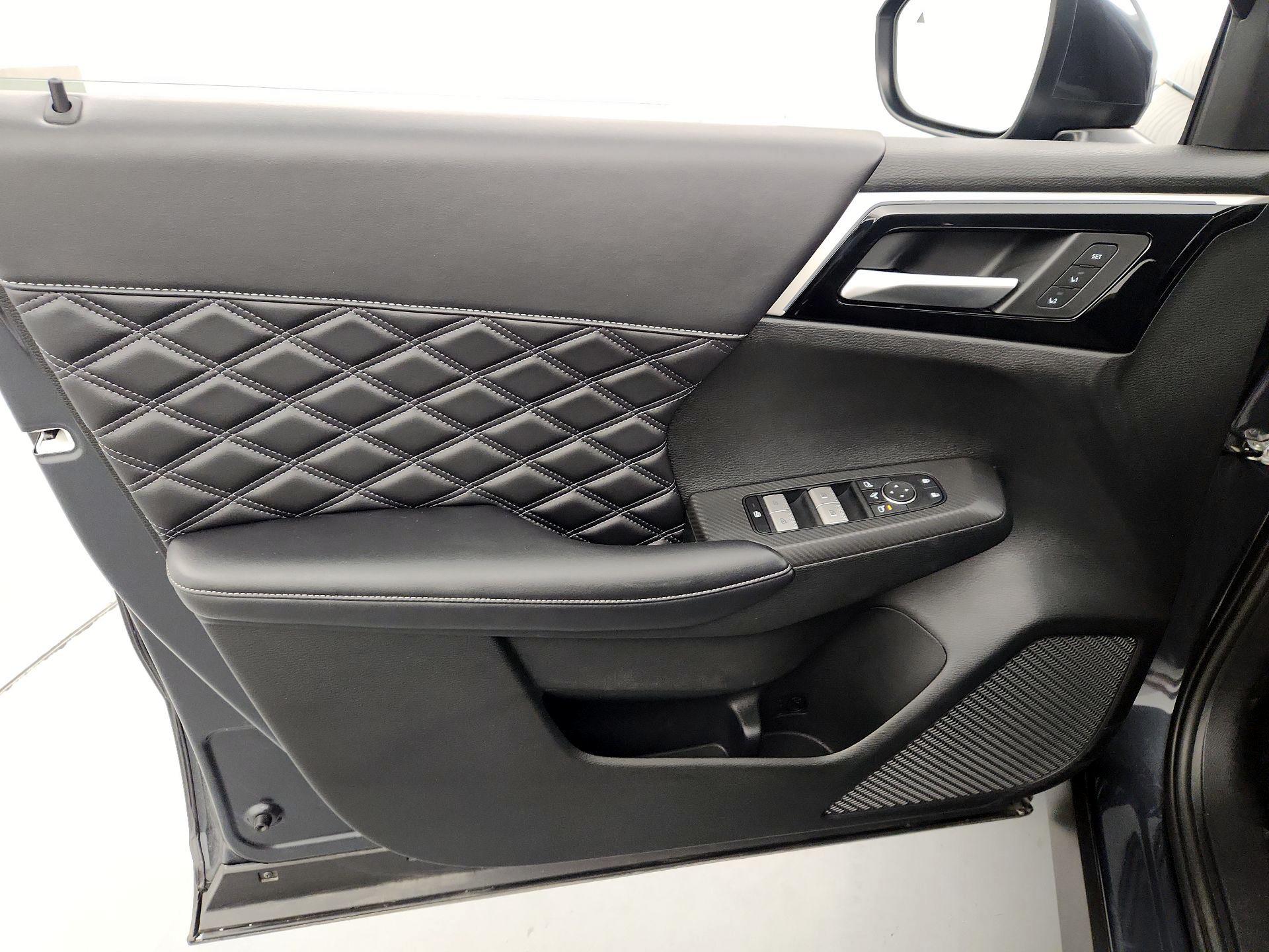 Thumbnail: 2024 Mitsubishi Outlander - 12