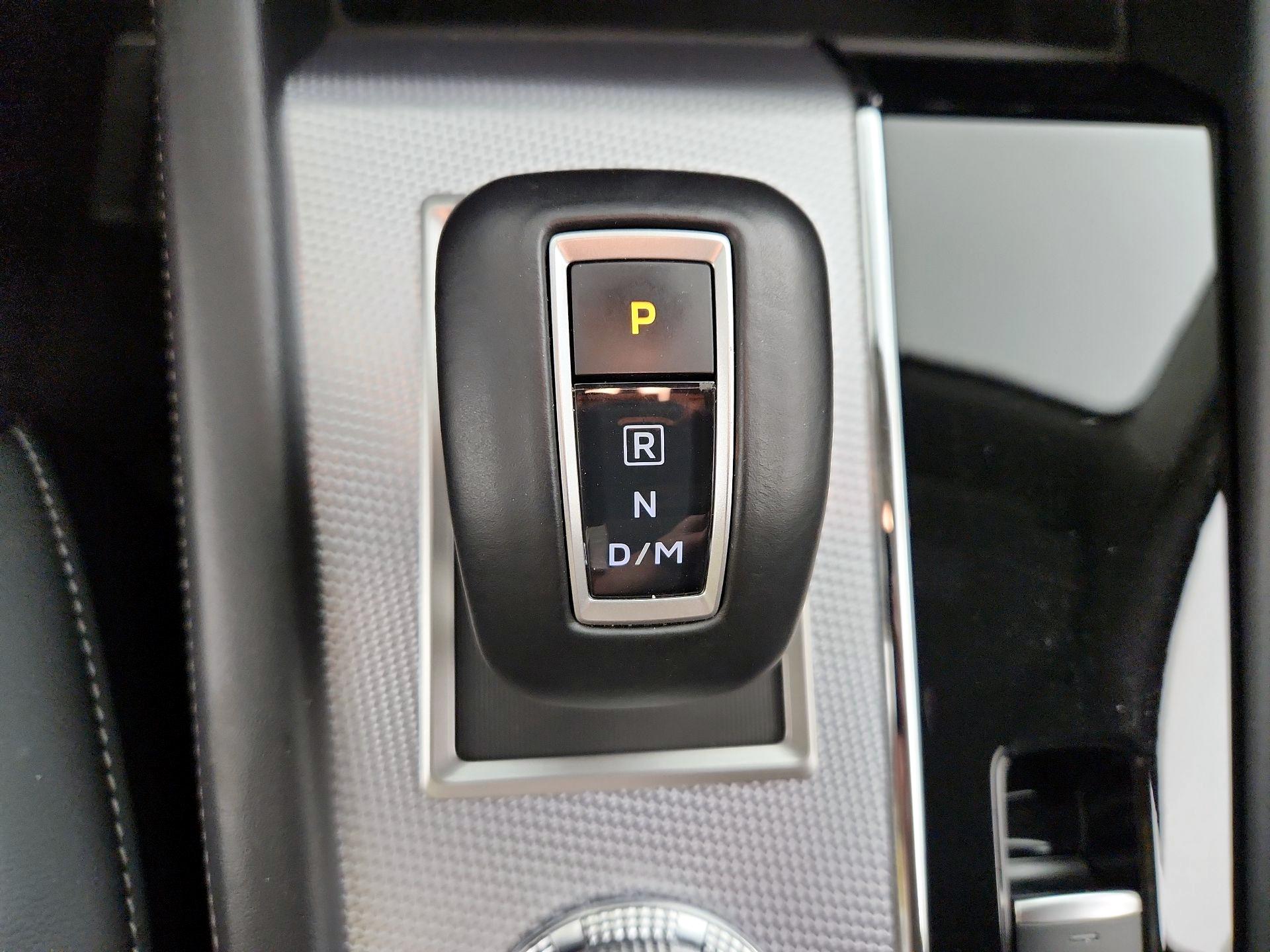 Thumbnail: 2024 Mitsubishi Outlander - 18