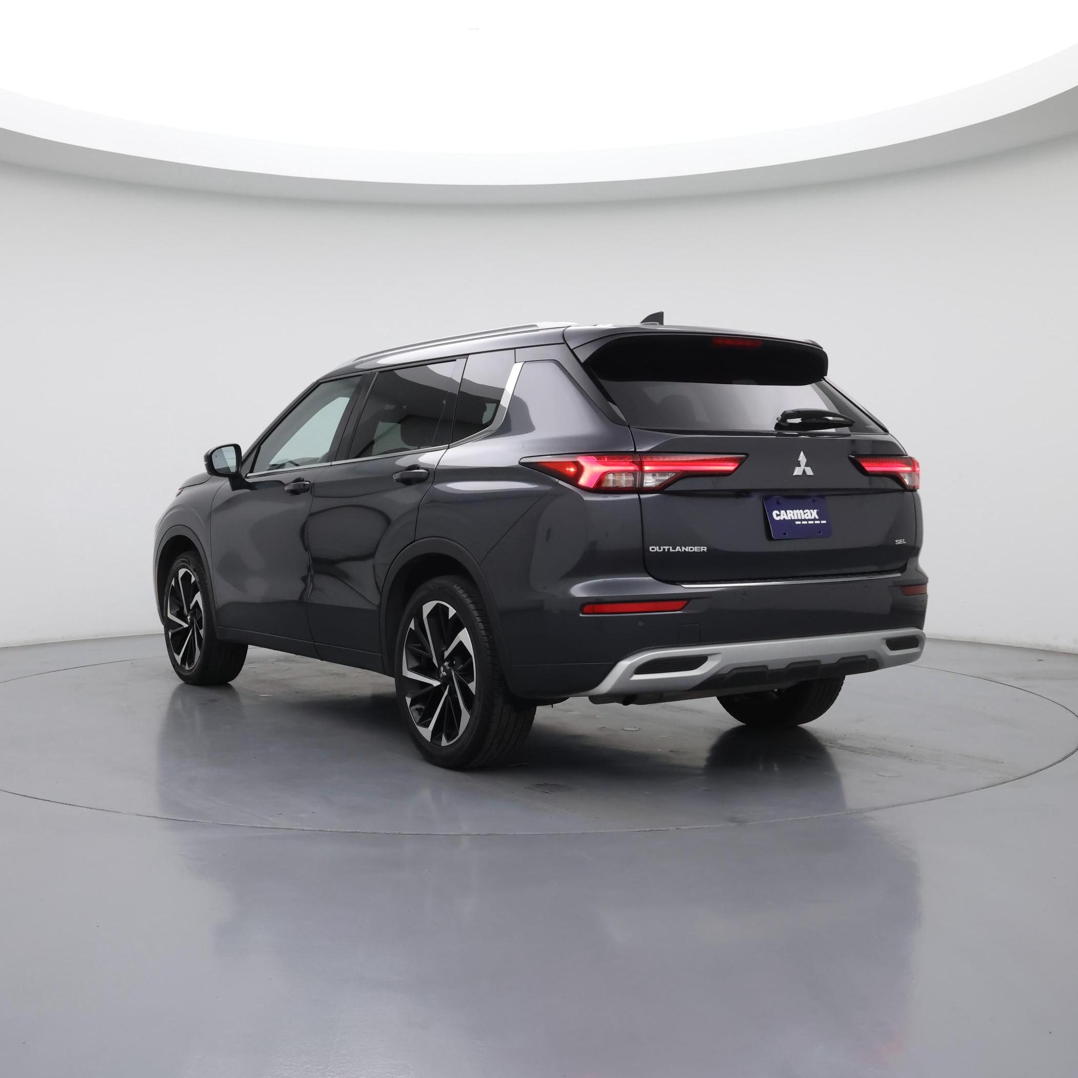 Thumbnail: 2024 Mitsubishi Outlander - 2
