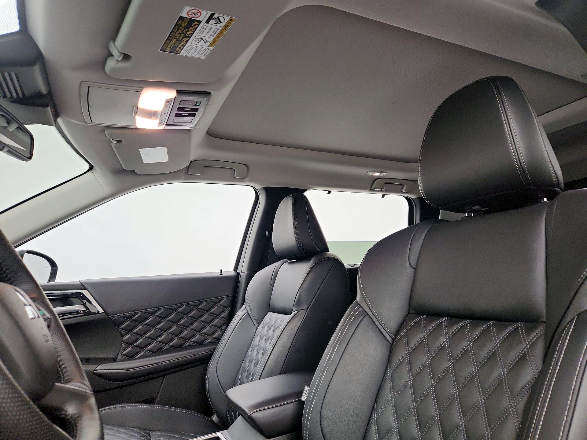 Thumbnail: 2024 Mitsubishi Outlander - 20