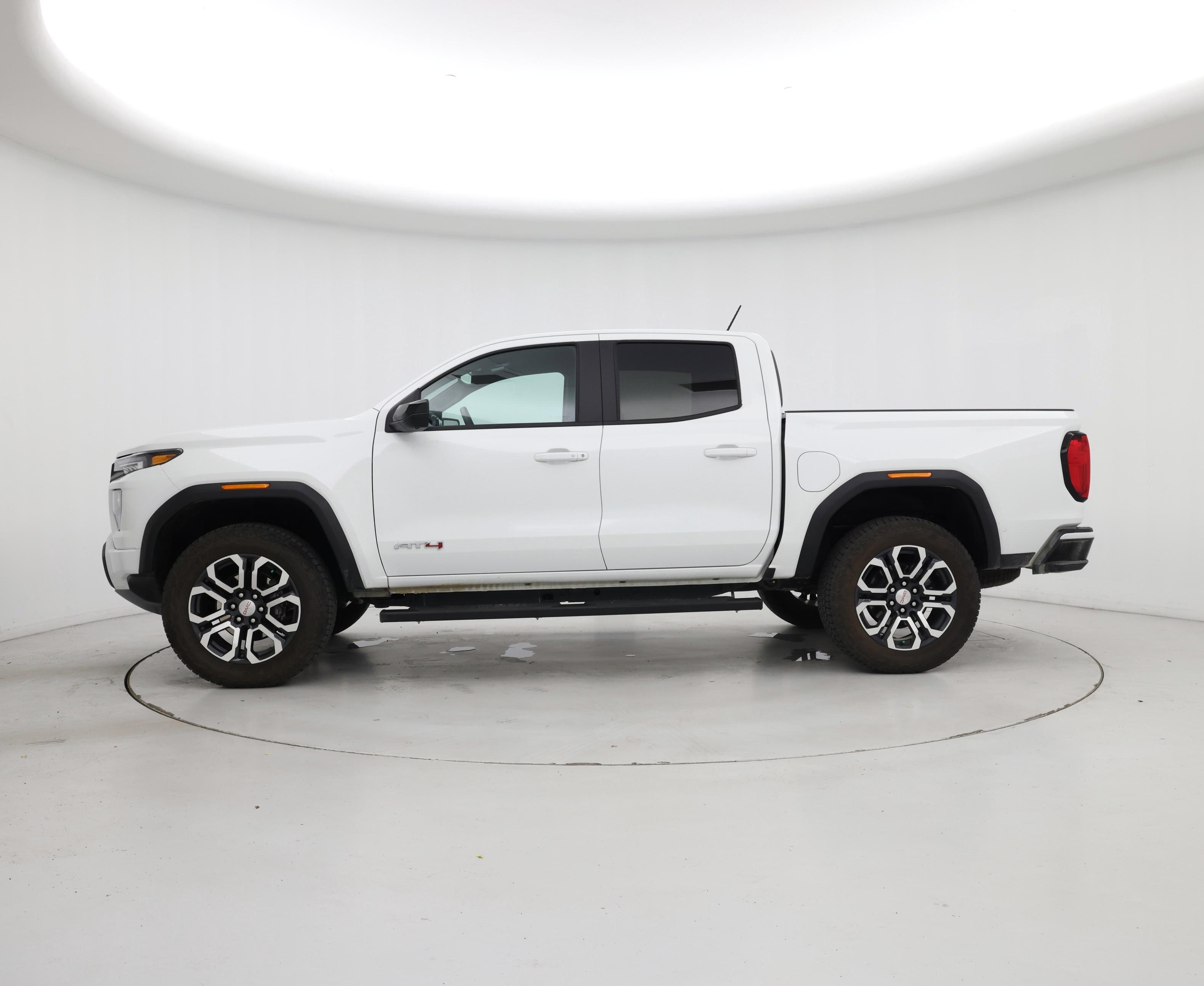 Thumbnail: 2024 GMC Canyon - 3
