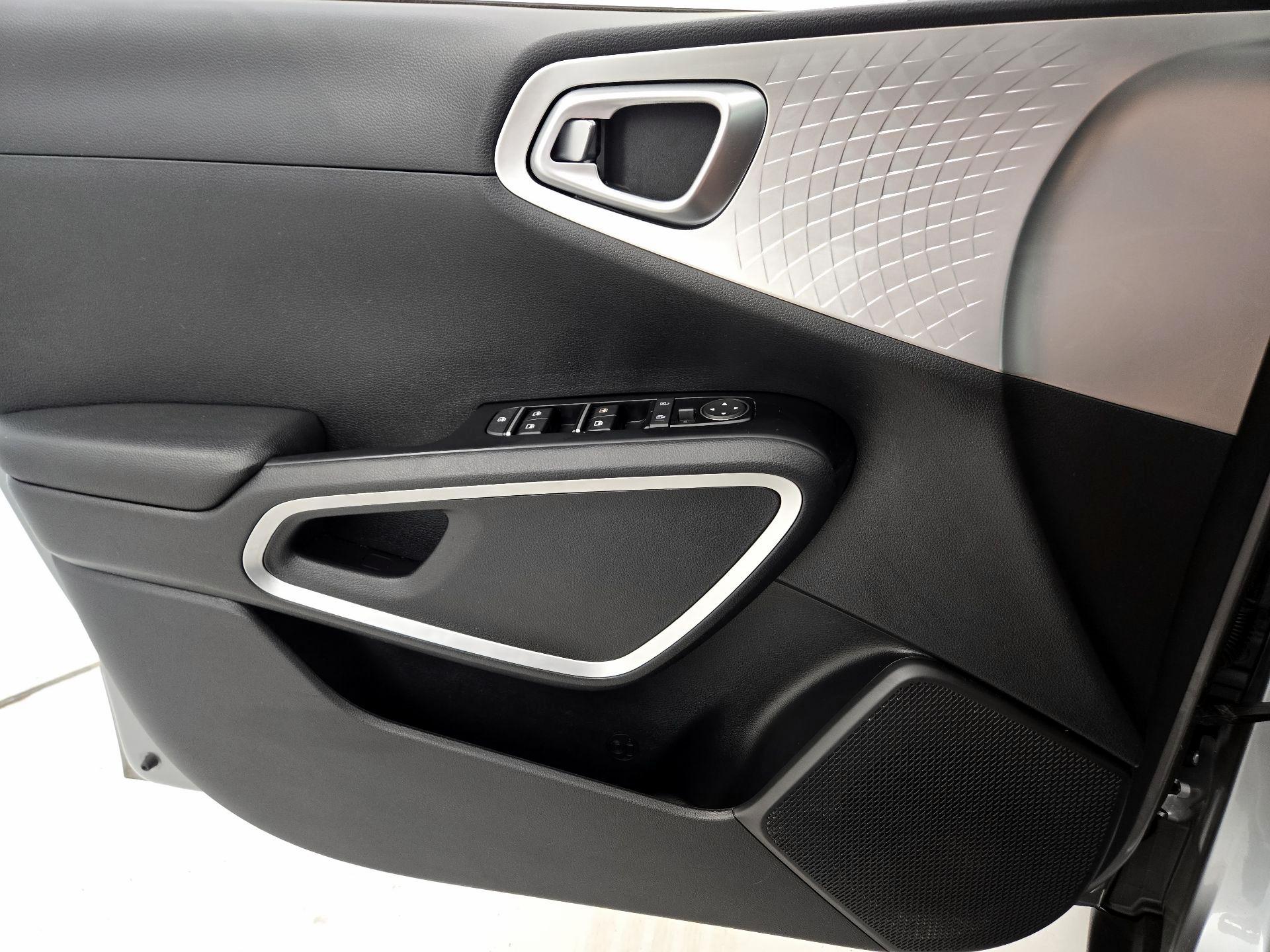 Thumbnail: 2022 Kia Soul - 12