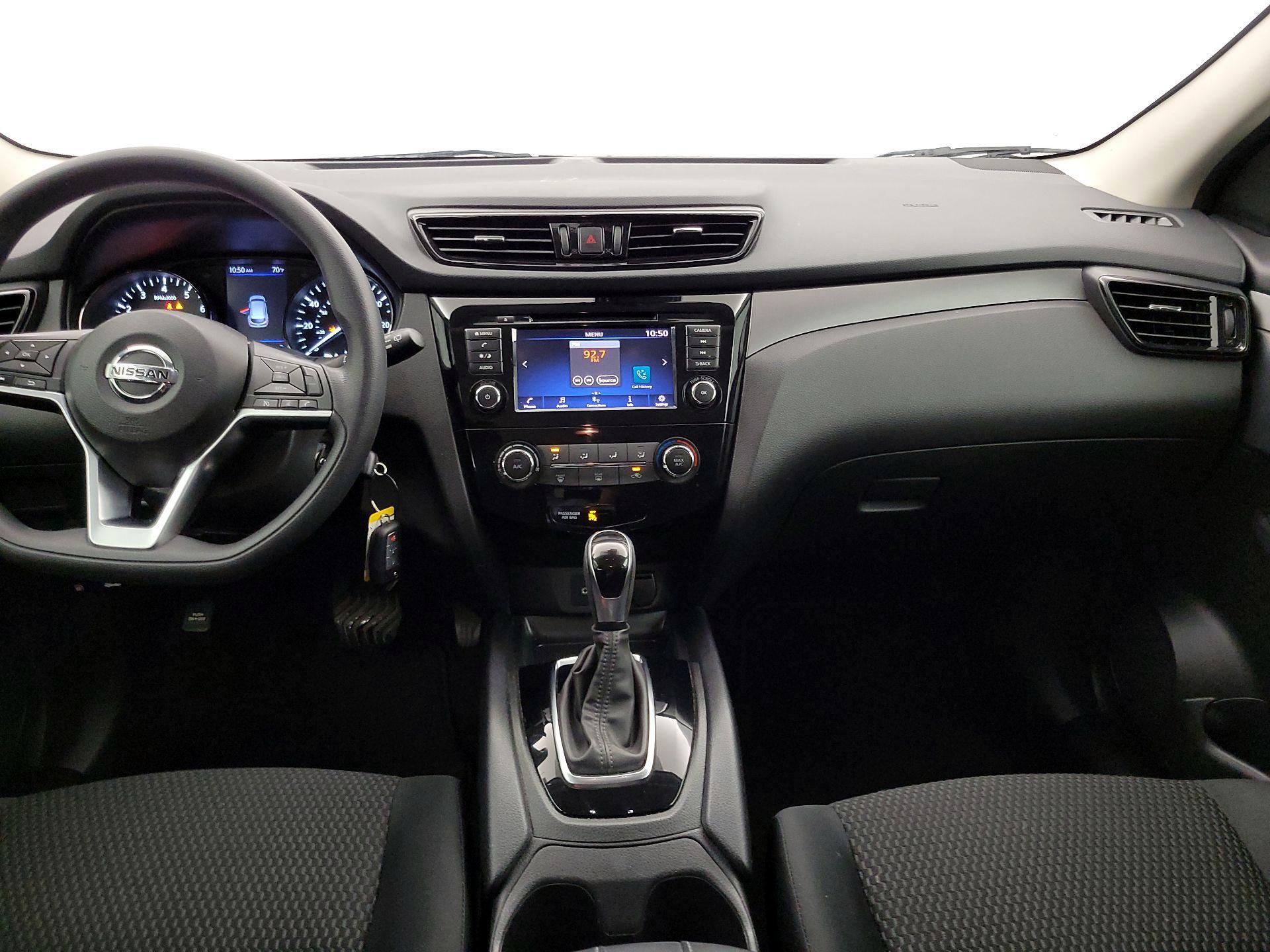 Thumbnail: 2021 Nissan Rogue Sport - 9