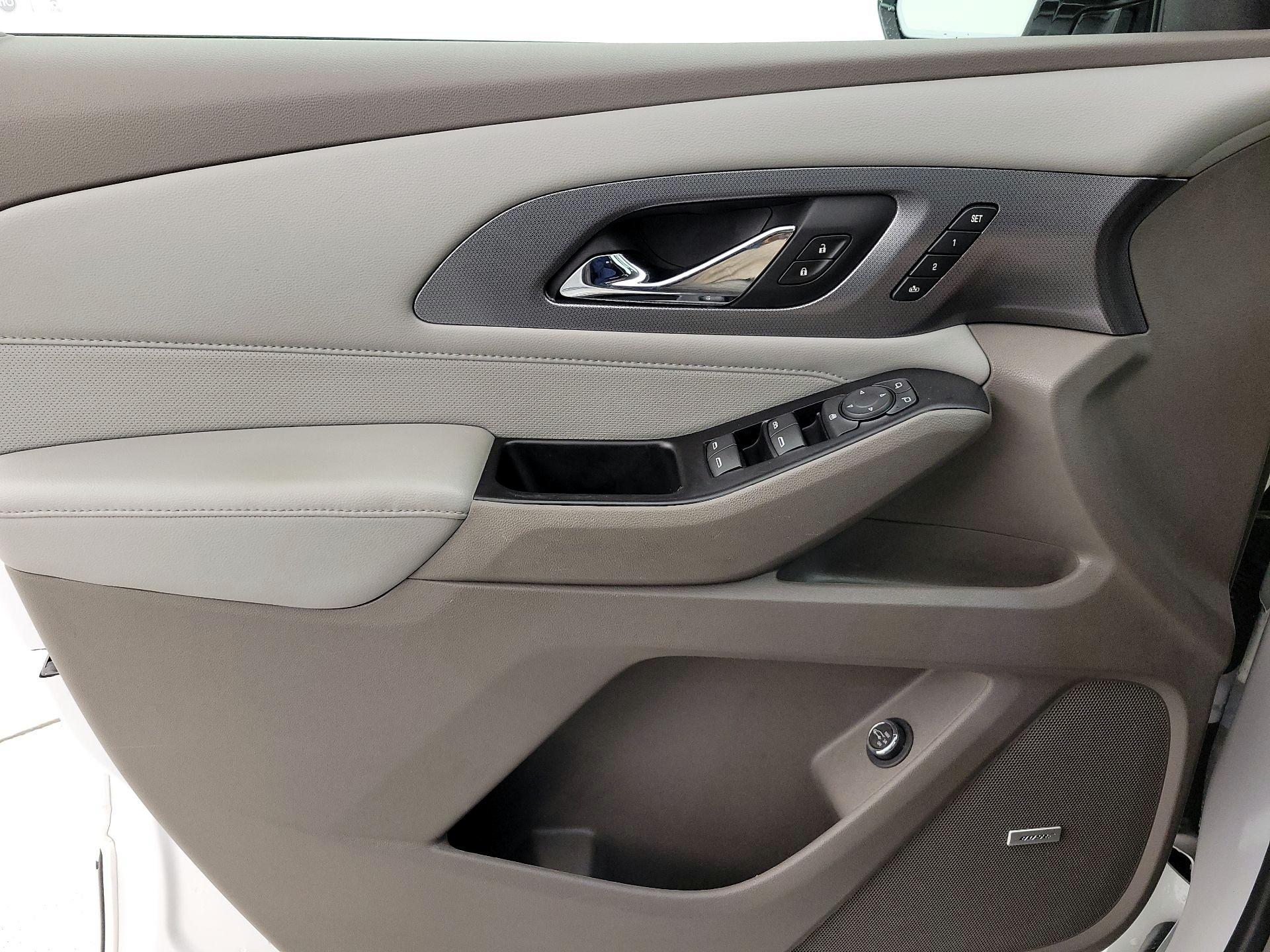 Thumbnail: 2018 Chevrolet Traverse - 12