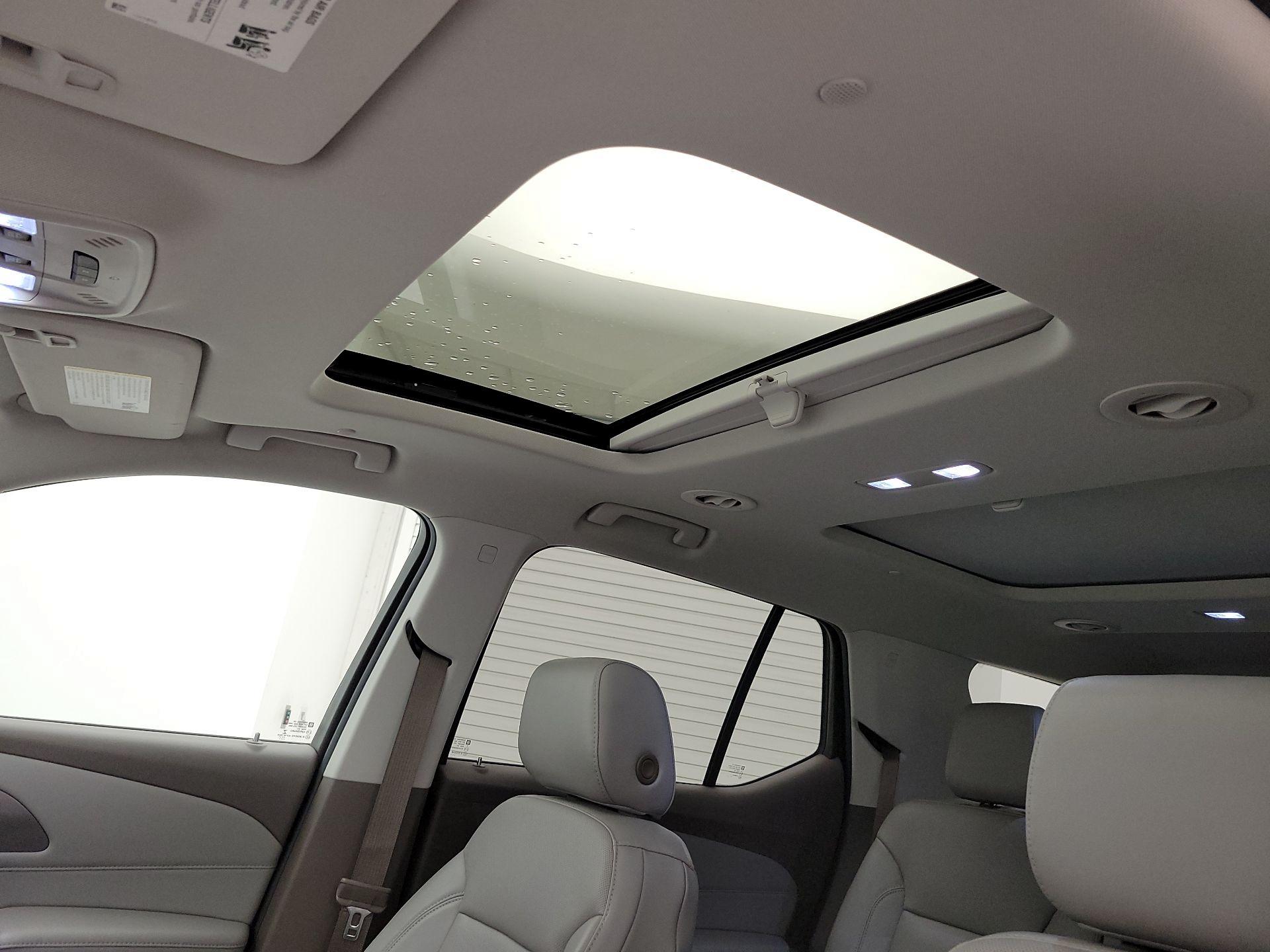 Thumbnail: 2018 Chevrolet Traverse - 20