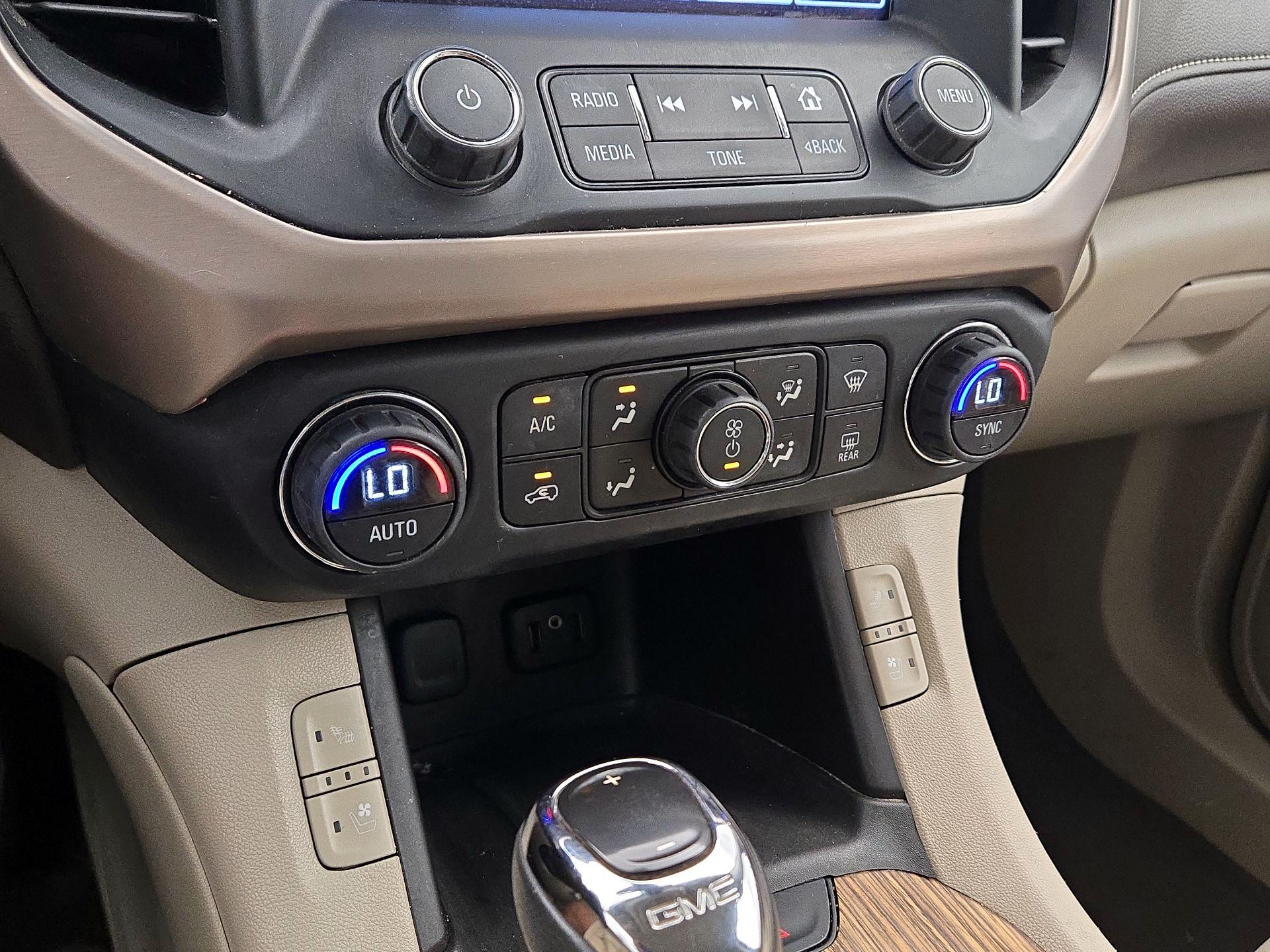 Thumbnail: 2017 GMC Acadia - 16