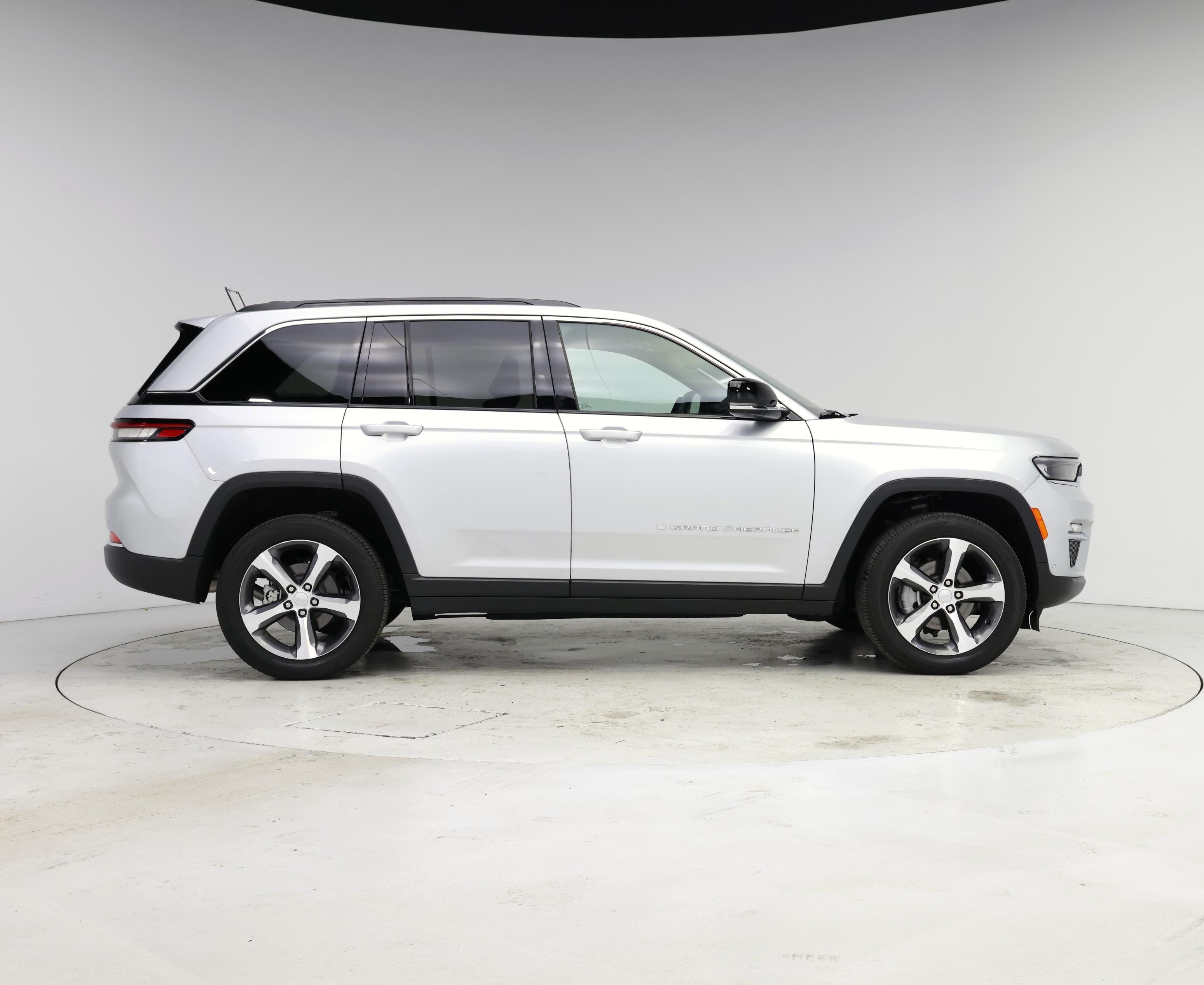 Thumbnail: 2024 Jeep Grand Cherokee - 7