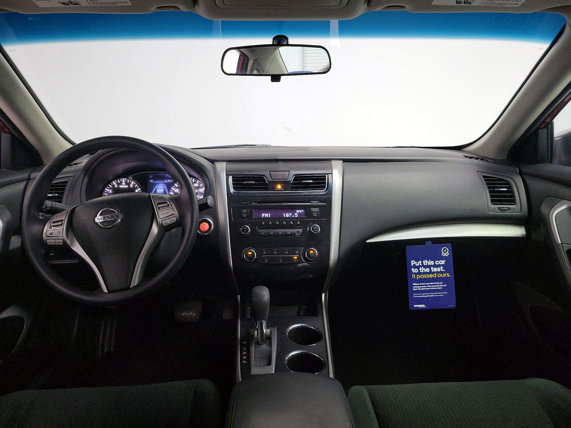 Thumbnail: 2015 Nissan Altima - 9