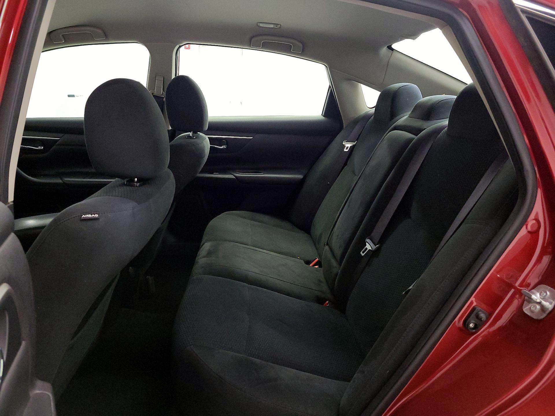 Thumbnail: 2015 Nissan Altima - 18