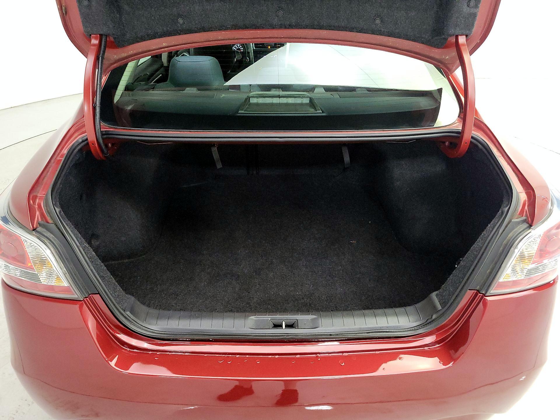 Thumbnail: 2015 Nissan Altima - 19