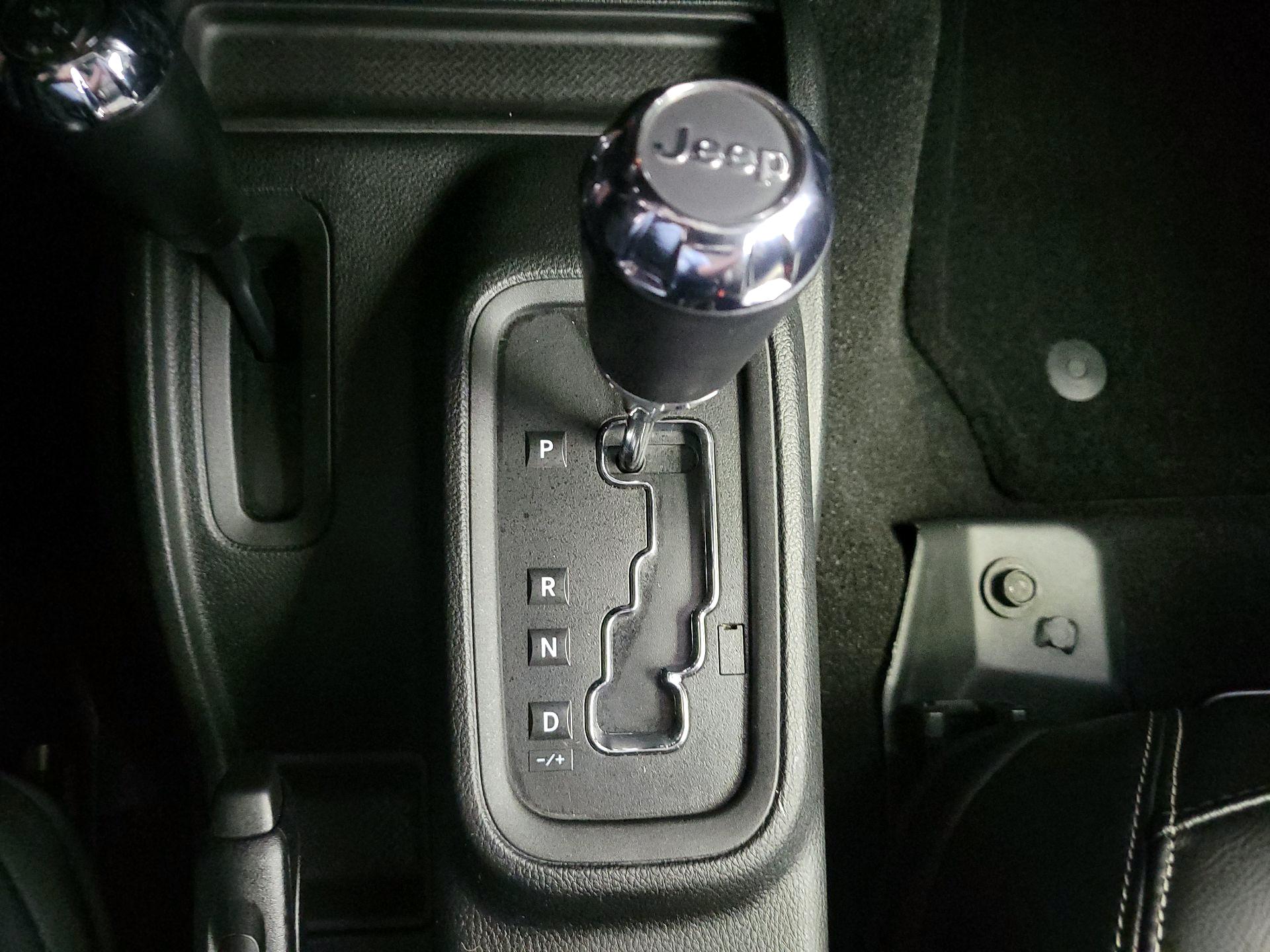 Thumbnail: 2017 Jeep Wrangler - 16