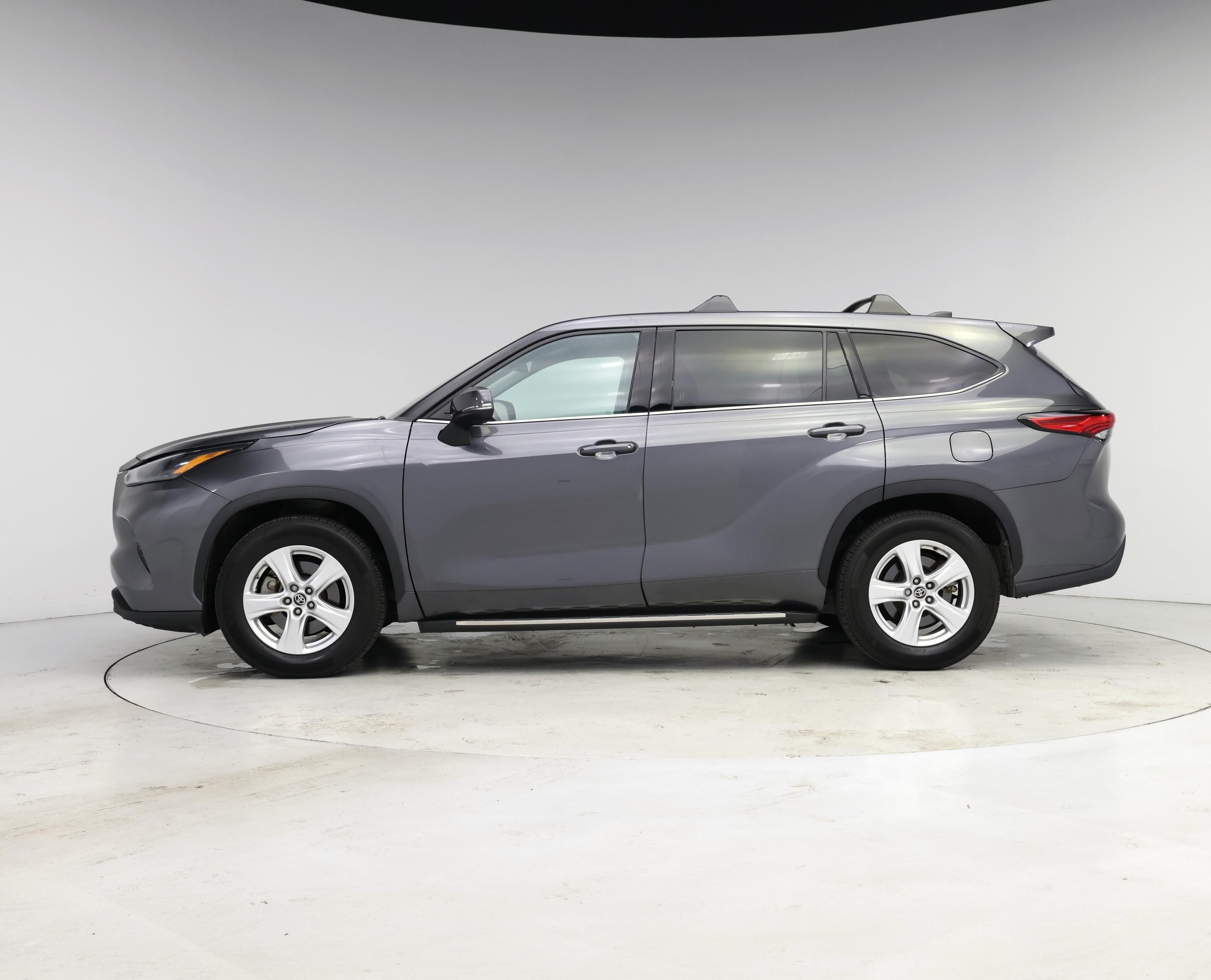 Thumbnail: 2022 Toyota Highlander - 3