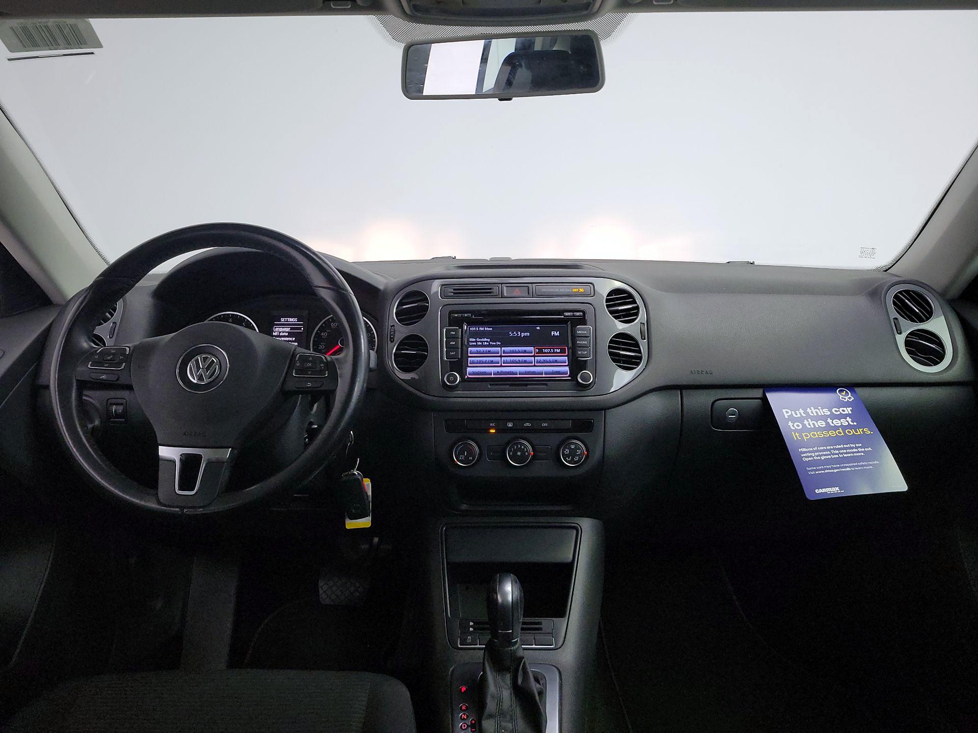 Thumbnail: 2015 Volkswagen Tiguan - 9