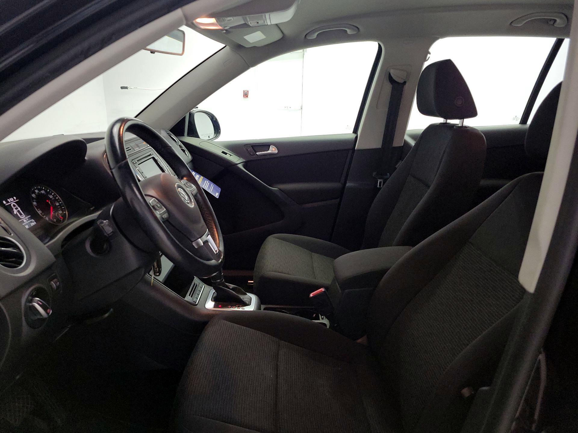Thumbnail: 2015 Volkswagen Tiguan - 11