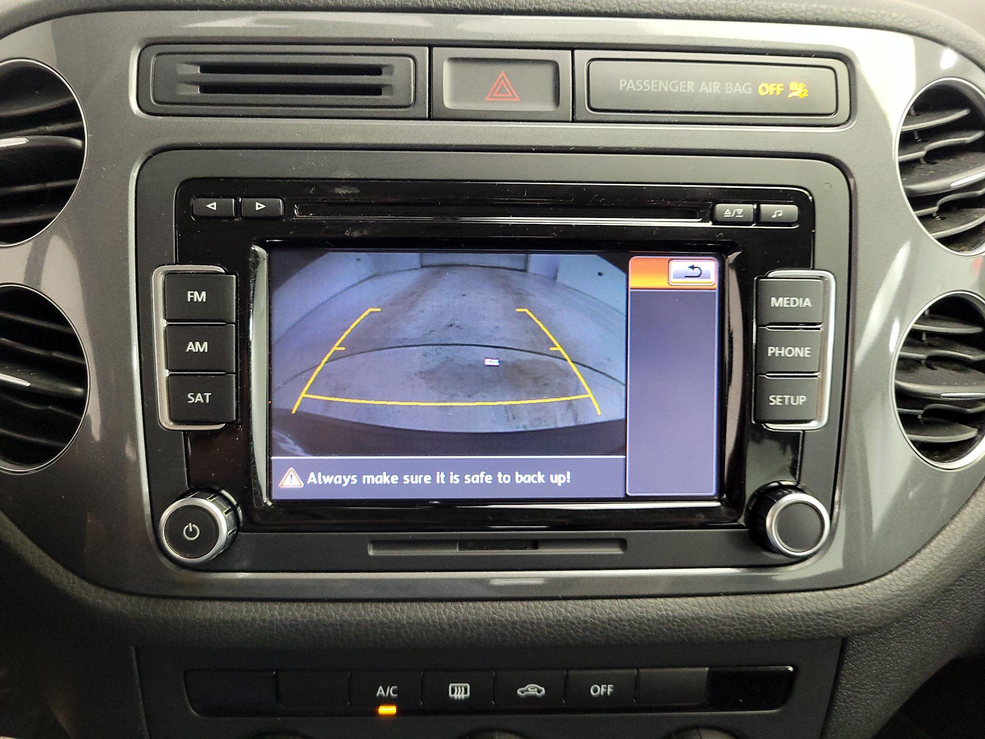Thumbnail: 2015 Volkswagen Tiguan - 14