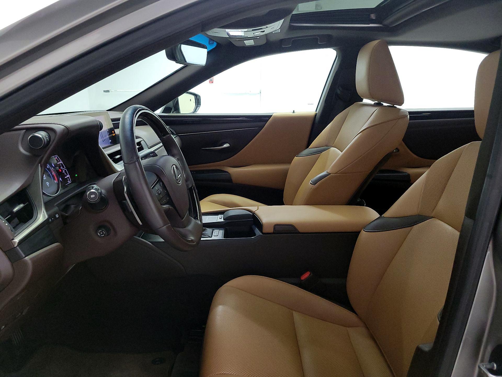 Thumbnail: 2021 Lexus ES - 11