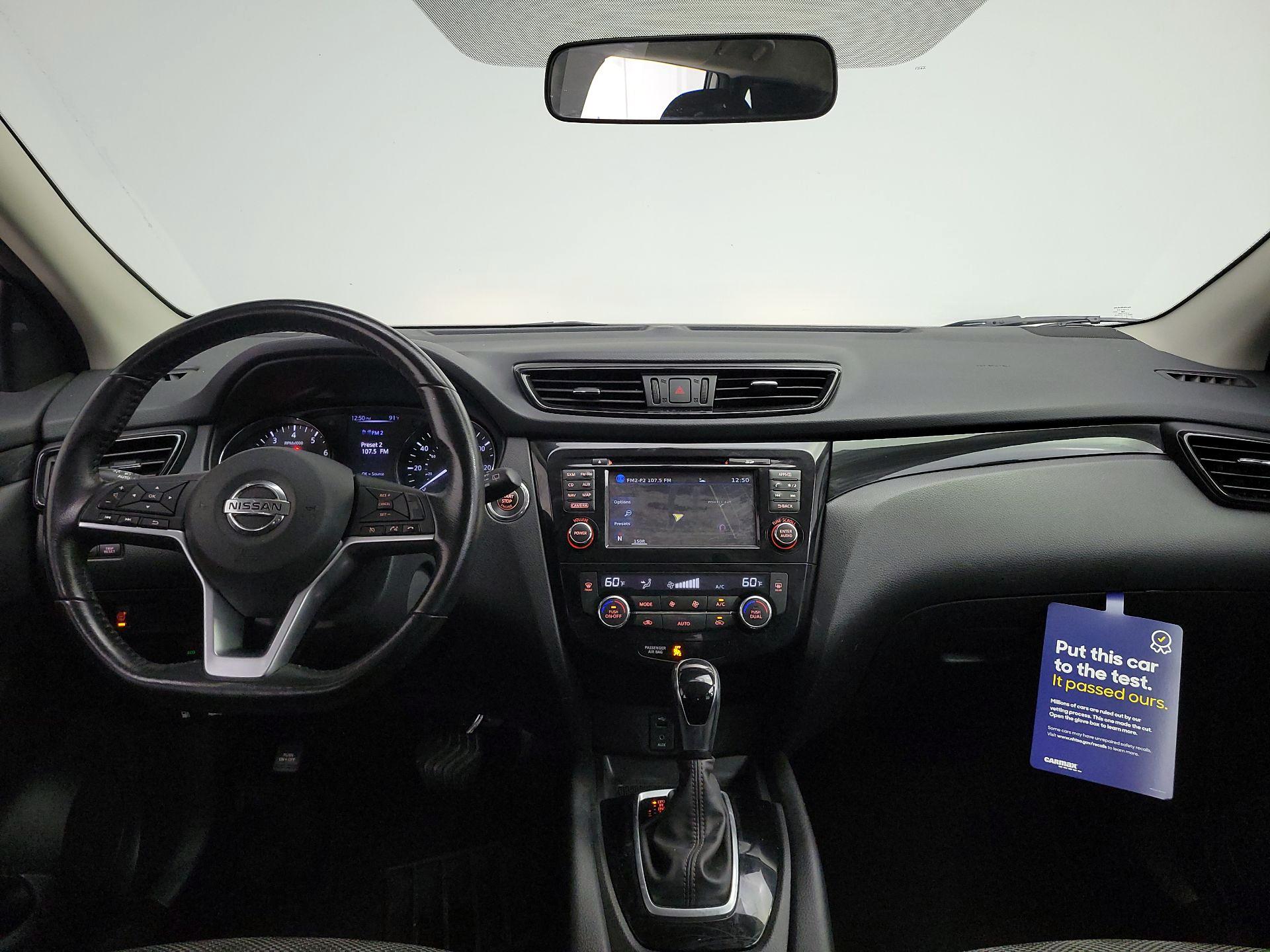 Thumbnail: 2017 Nissan Rogue Sport - 9