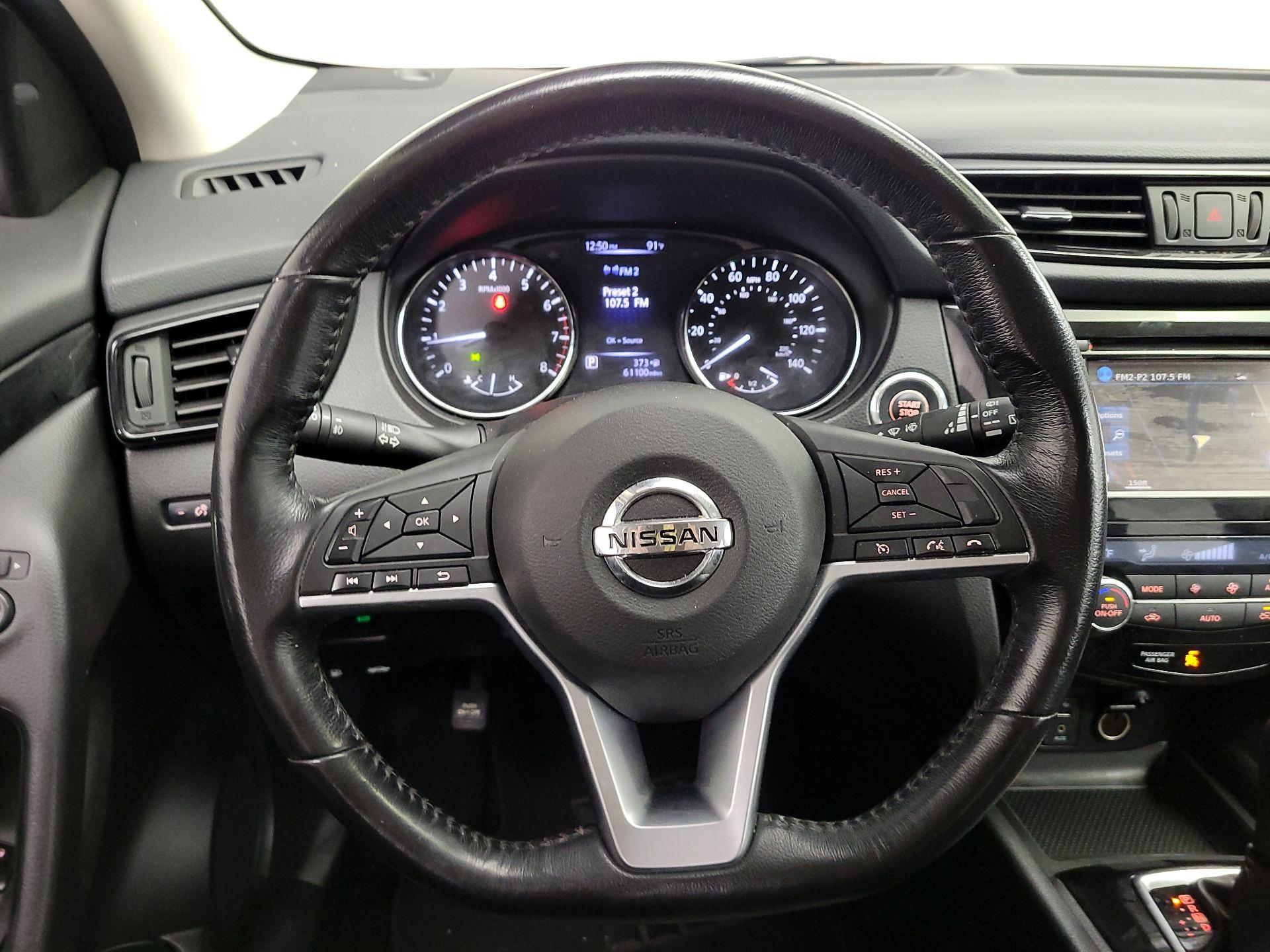 Thumbnail: 2017 Nissan Rogue Sport - 10