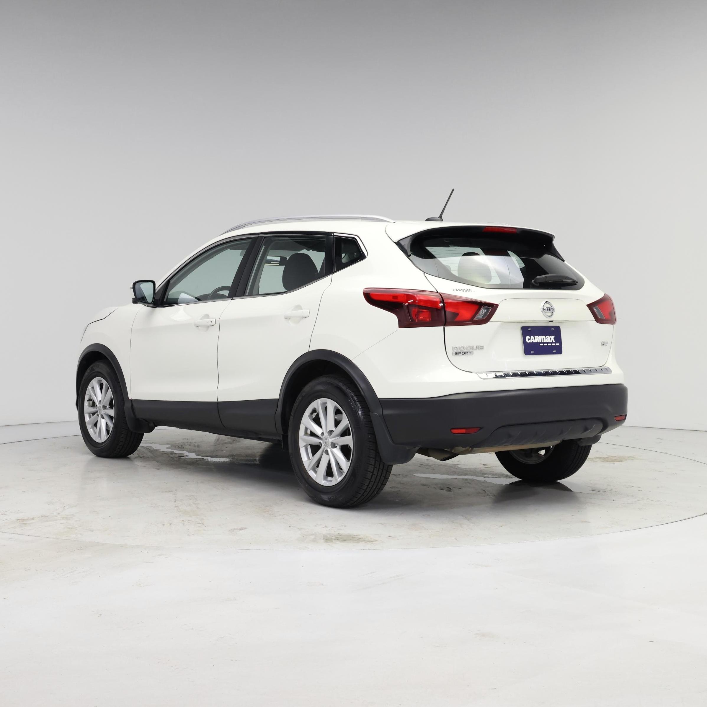 Thumbnail: 2017 Nissan Rogue Sport - 2