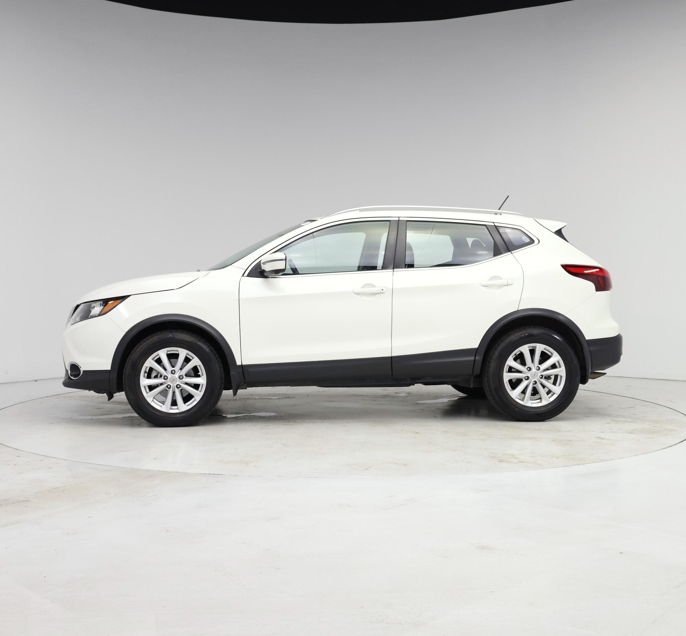 Thumbnail: 2017 Nissan Rogue Sport - 3