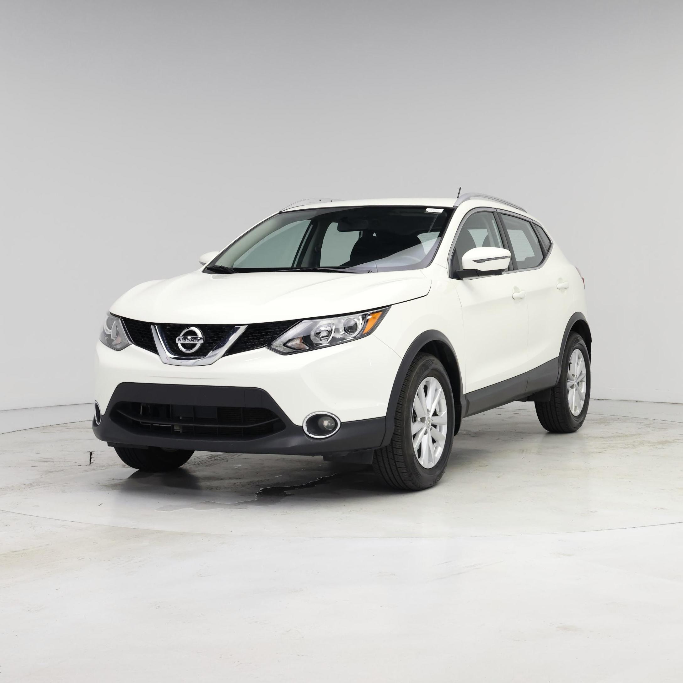 Thumbnail: 2017 Nissan Rogue Sport - 4