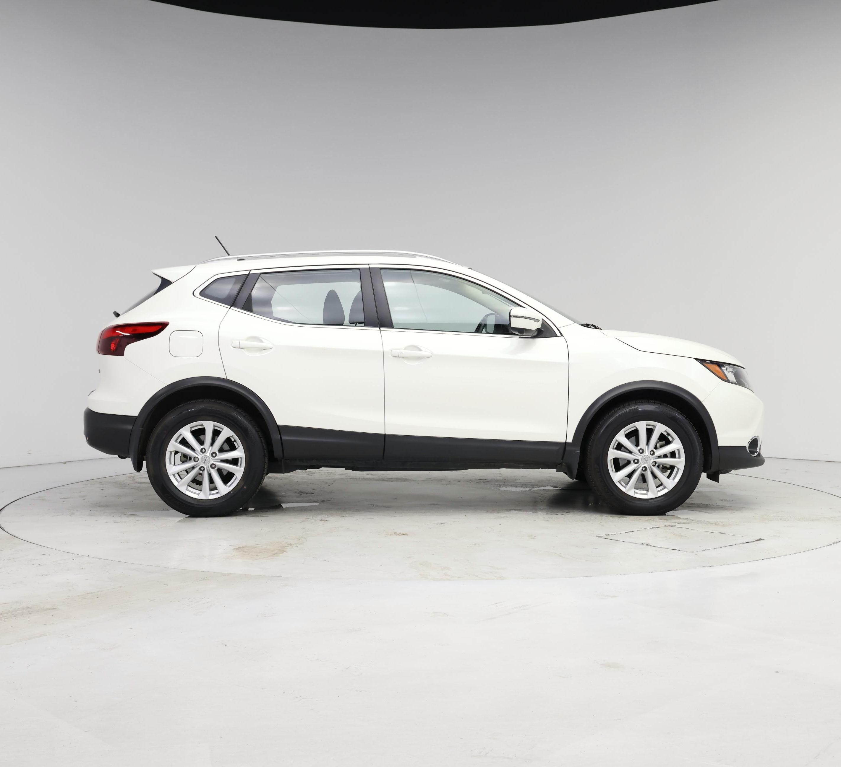 Thumbnail: 2017 Nissan Rogue Sport - 7