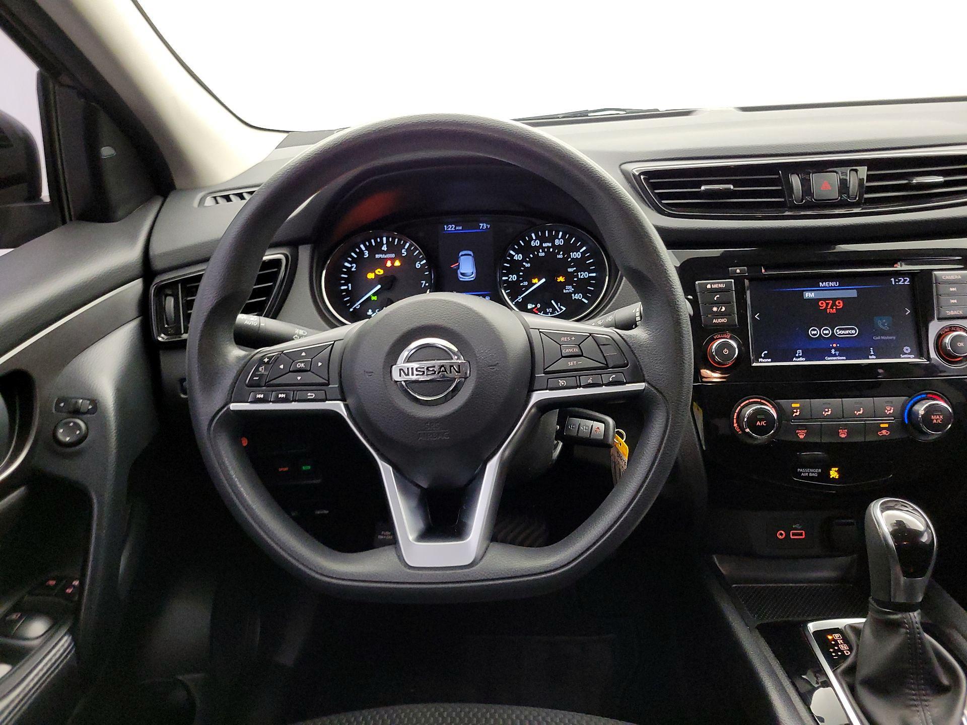 Thumbnail: 2021 Nissan Rogue Sport - 10