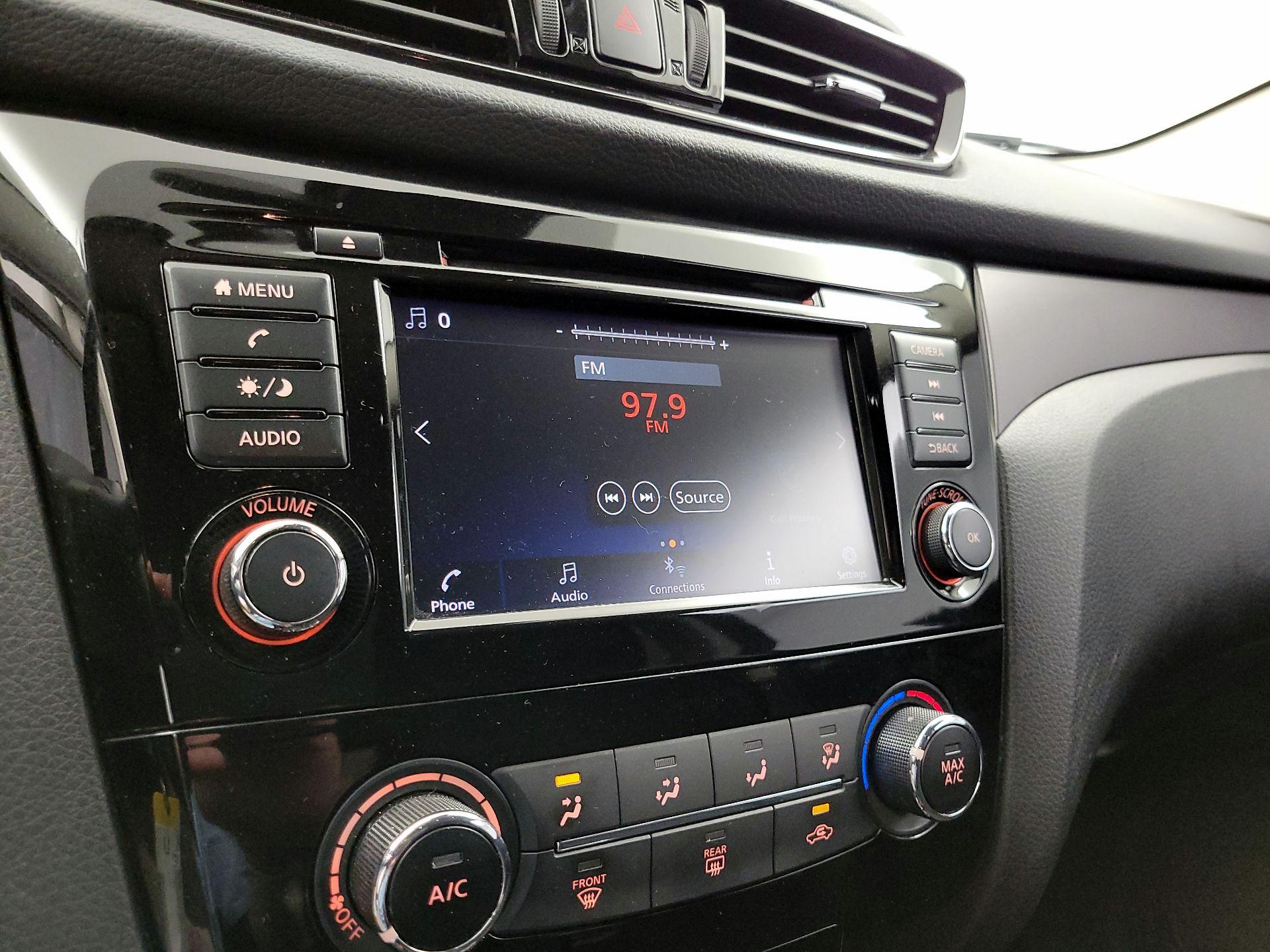 Thumbnail: 2021 Nissan Rogue Sport - 15