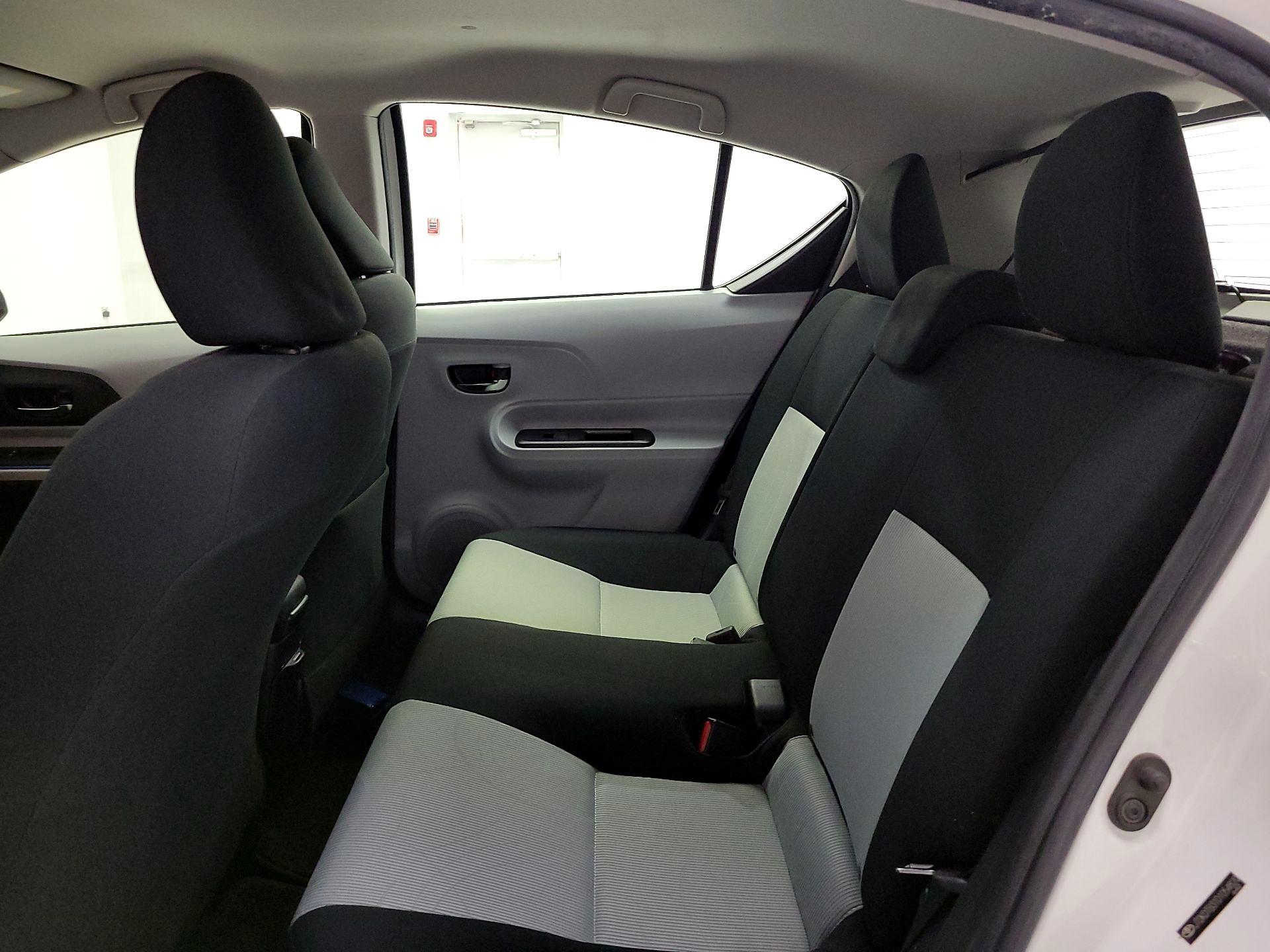 Thumbnail: 2013 Toyota Prius c - 18