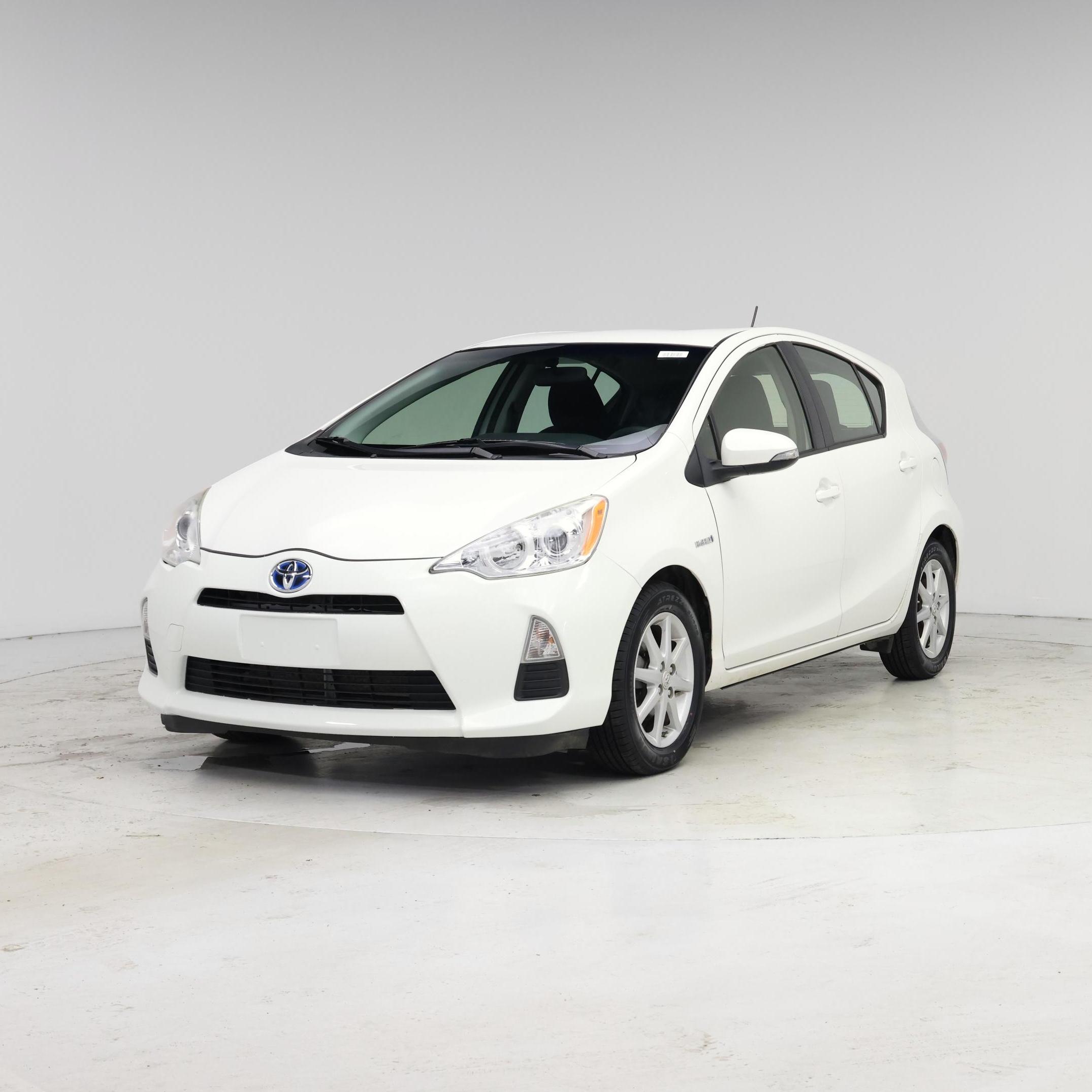 Thumbnail: 2013 Toyota Prius c - 4