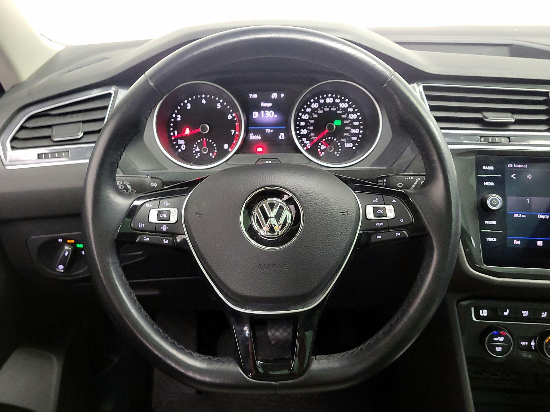 Thumbnail: 2019 Volkswagen Tiguan - 10
