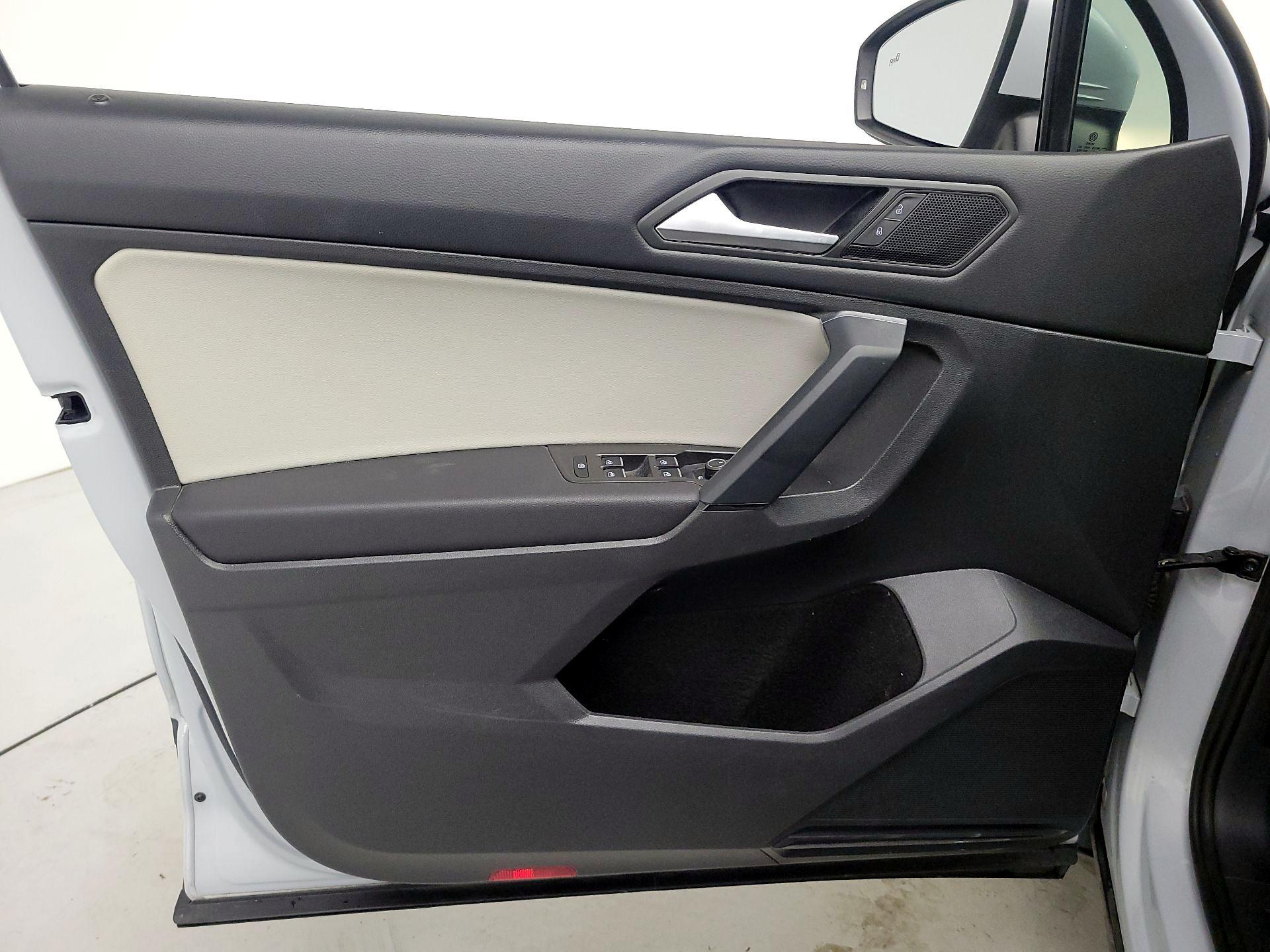 Thumbnail: 2019 Volkswagen Tiguan - 12