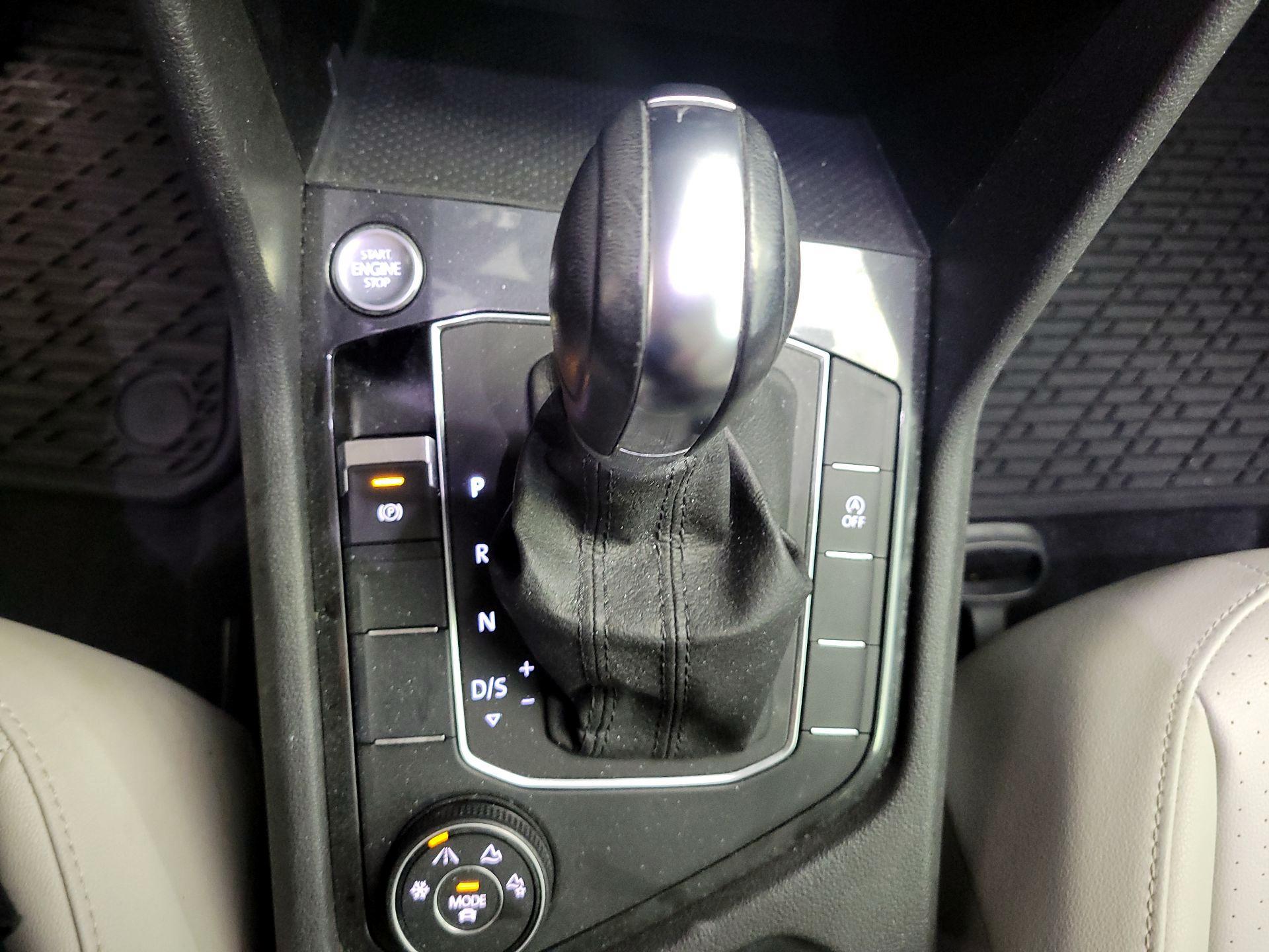 Thumbnail: 2019 Volkswagen Tiguan - 17