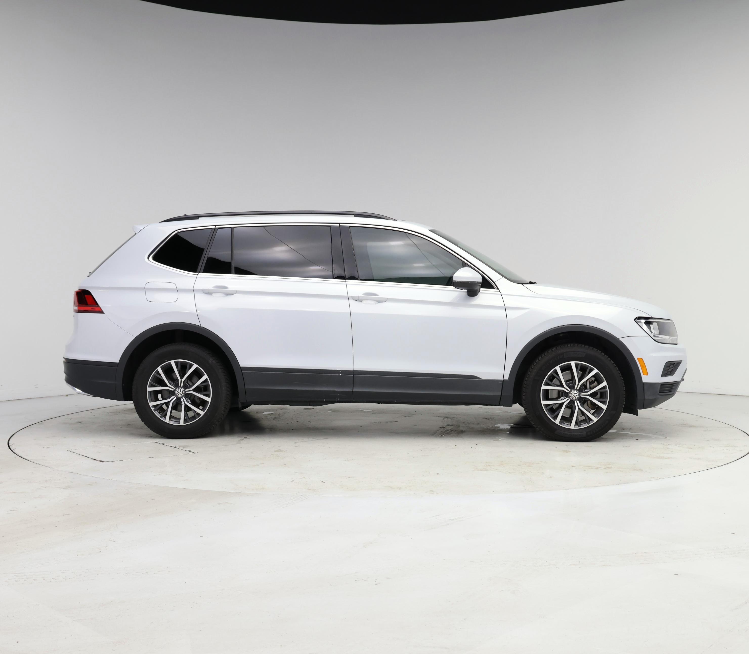 Thumbnail: 2019 Volkswagen Tiguan - 7