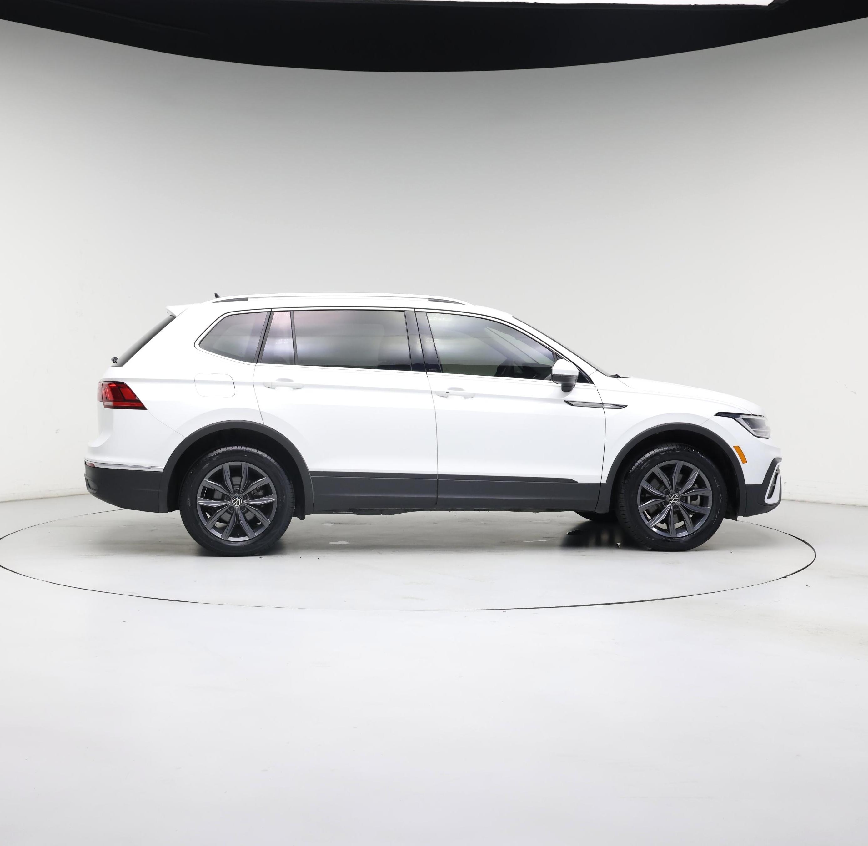 Thumbnail: 2024 Volkswagen Tiguan - 7