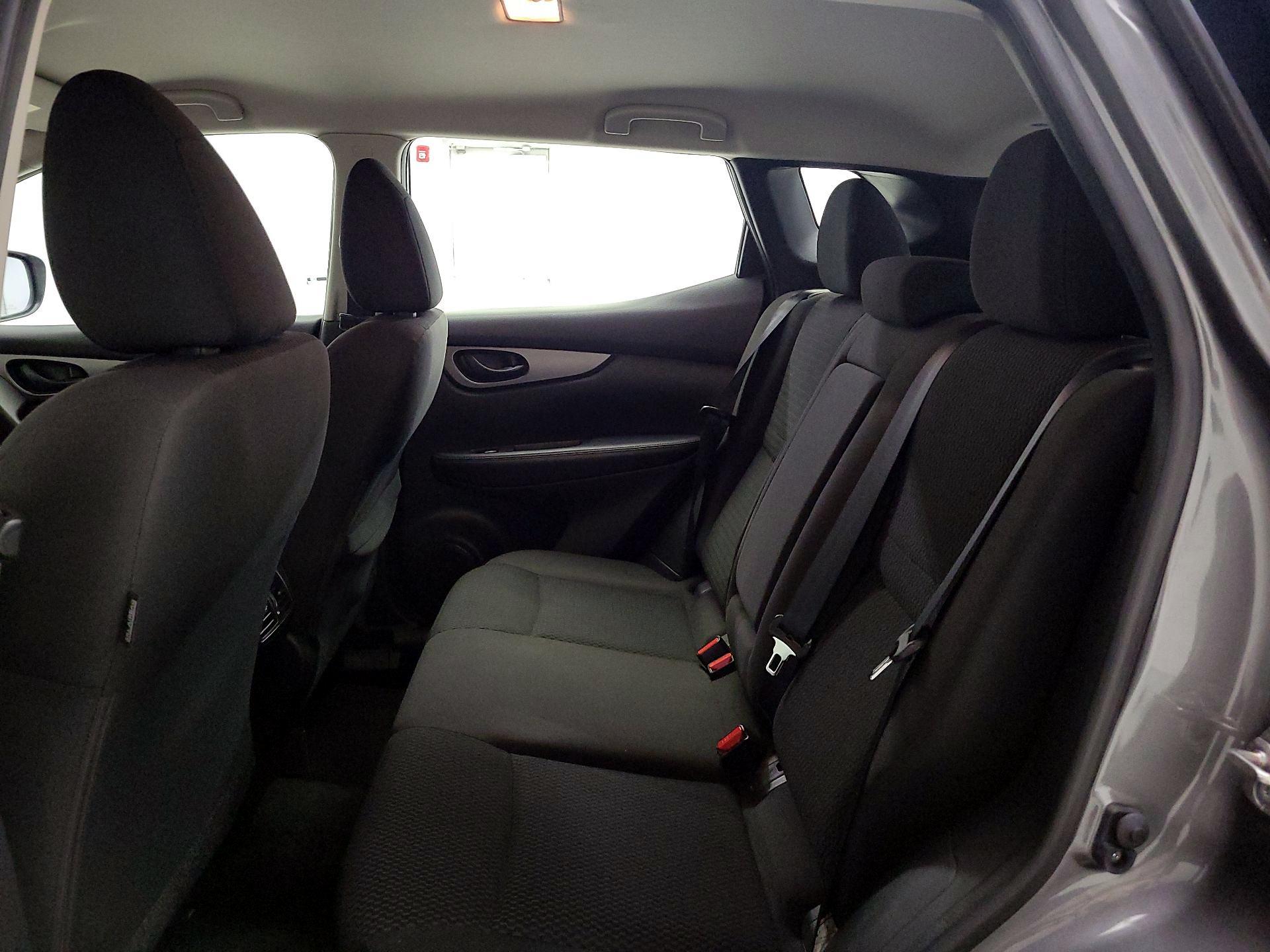 Thumbnail: 2018 Nissan Rogue Sport - 19
