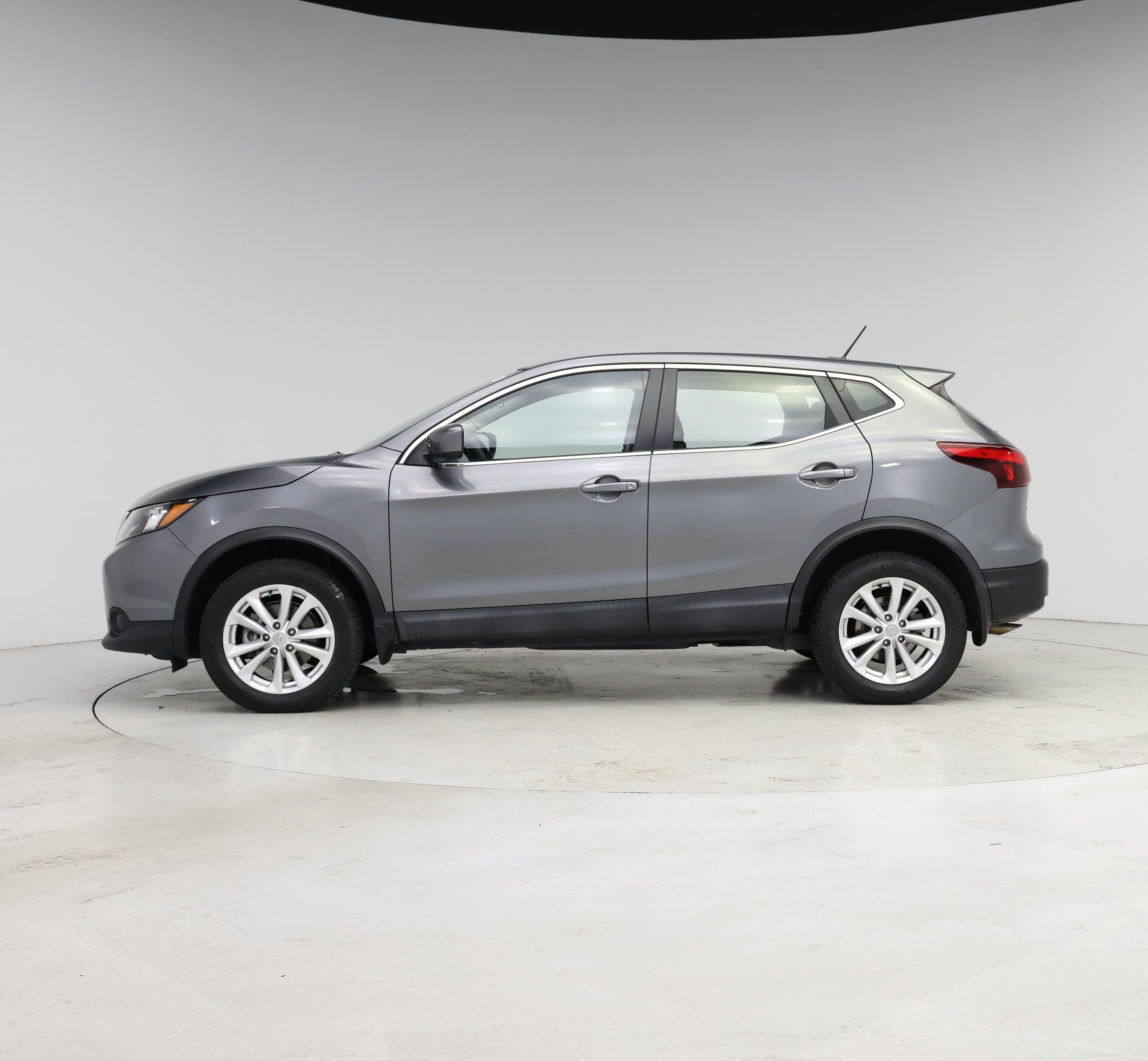 Thumbnail: 2018 Nissan Rogue Sport - 3