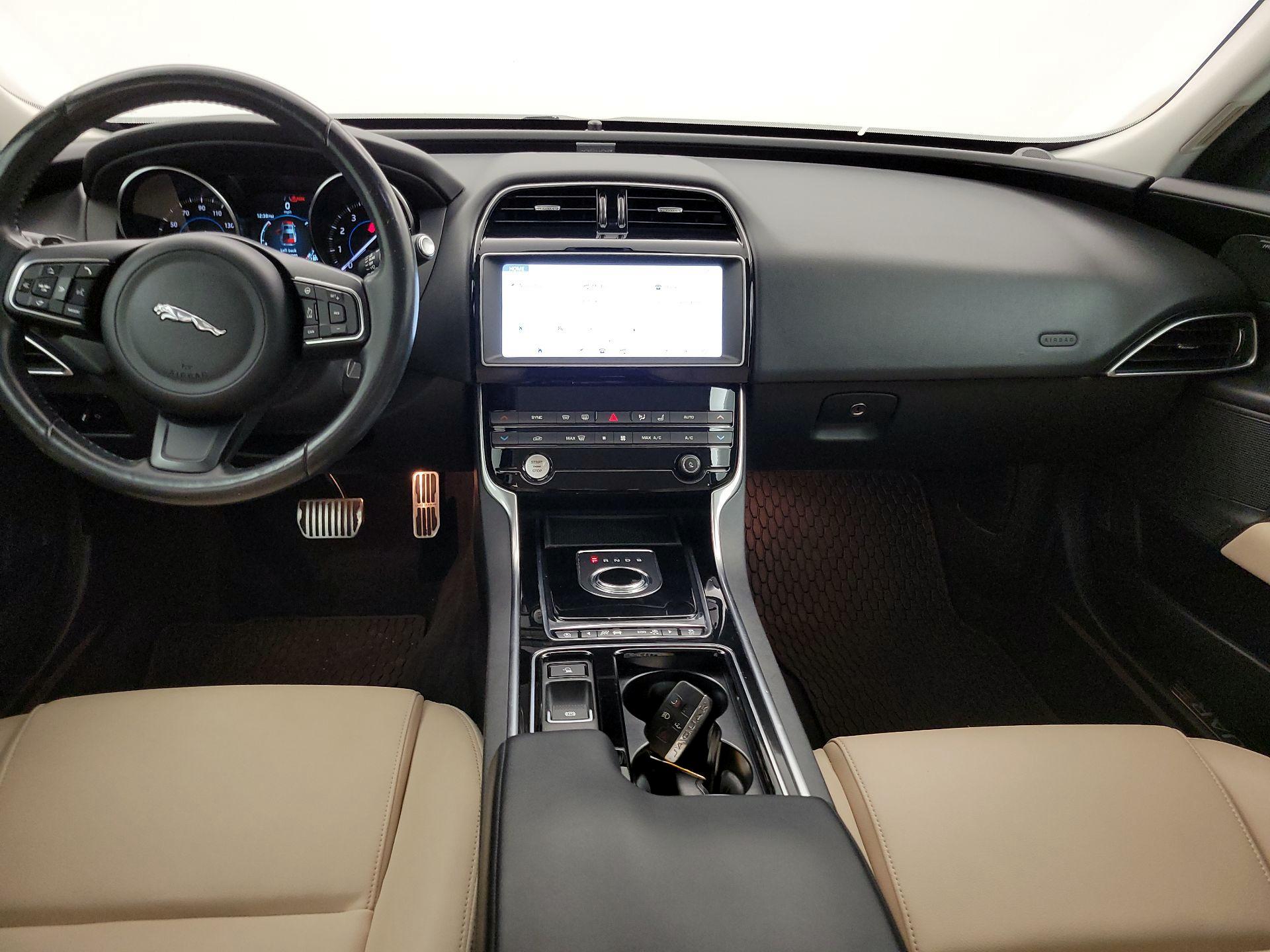 Thumbnail: 2019 Jaguar XE - 9