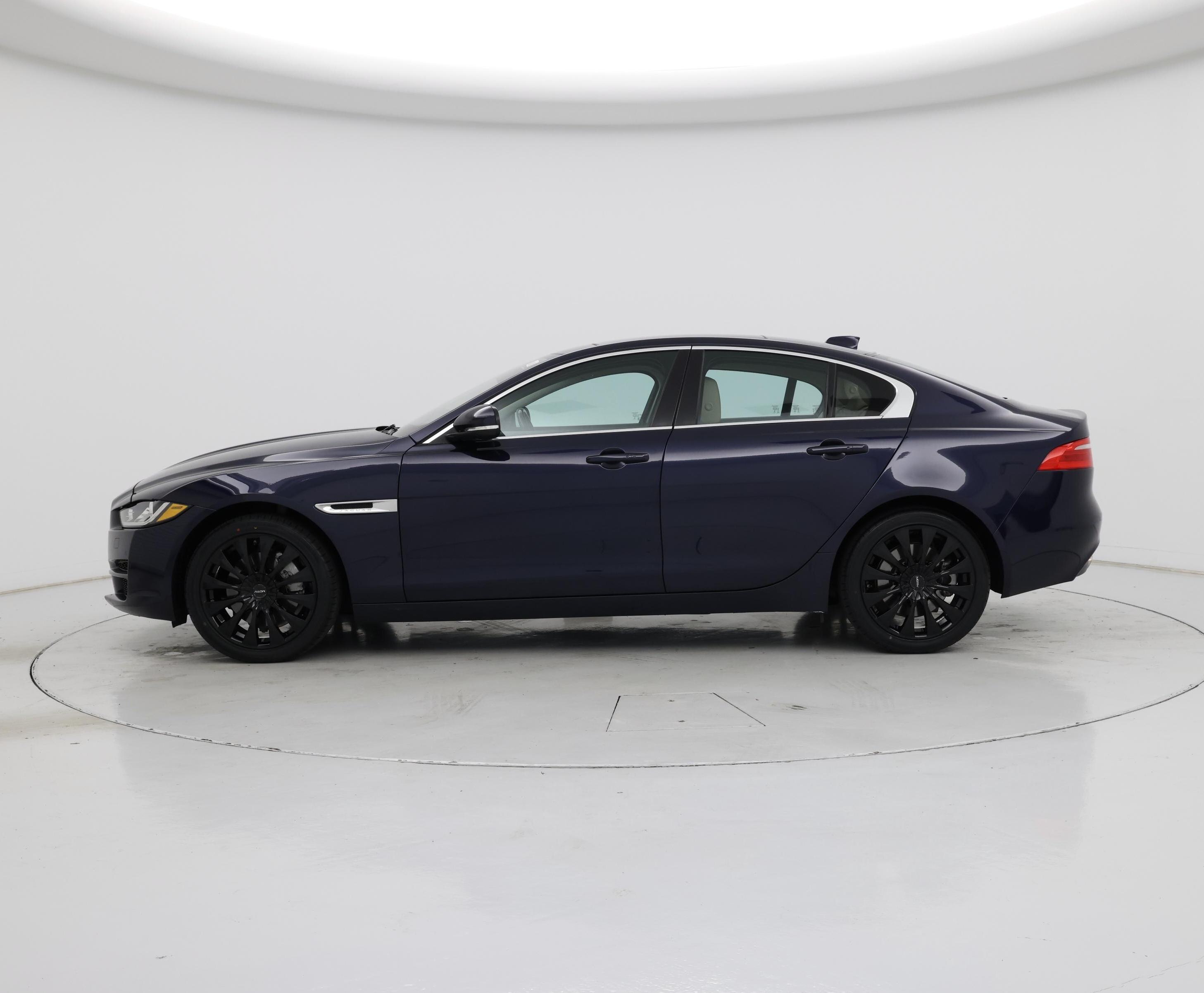 Thumbnail: 2019 Jaguar XE - 3