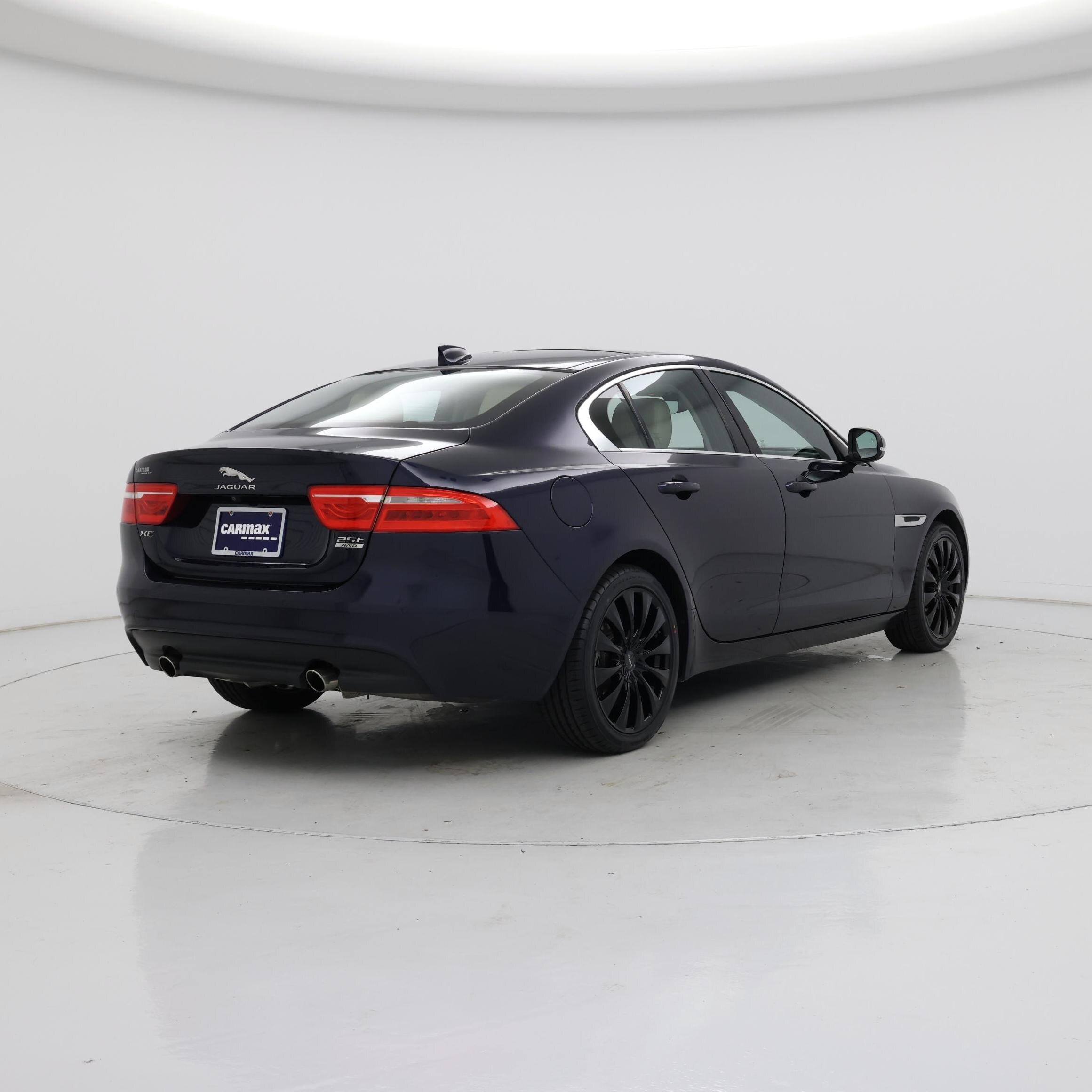 Thumbnail: 2019 Jaguar XE - 8