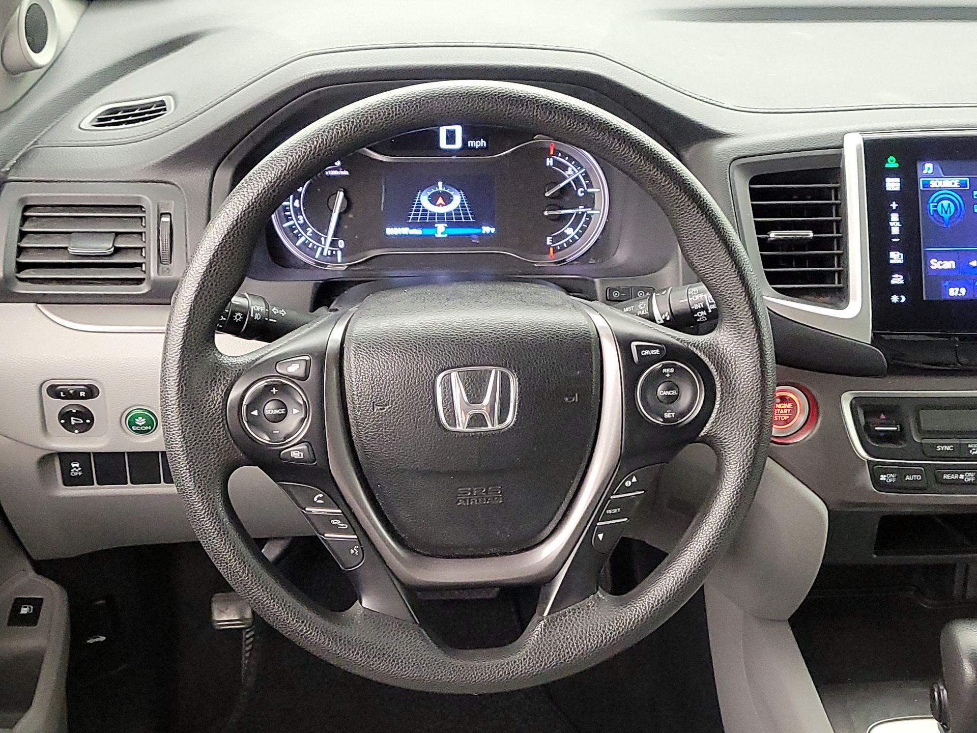 Thumbnail: 2016 Honda Pilot - 10