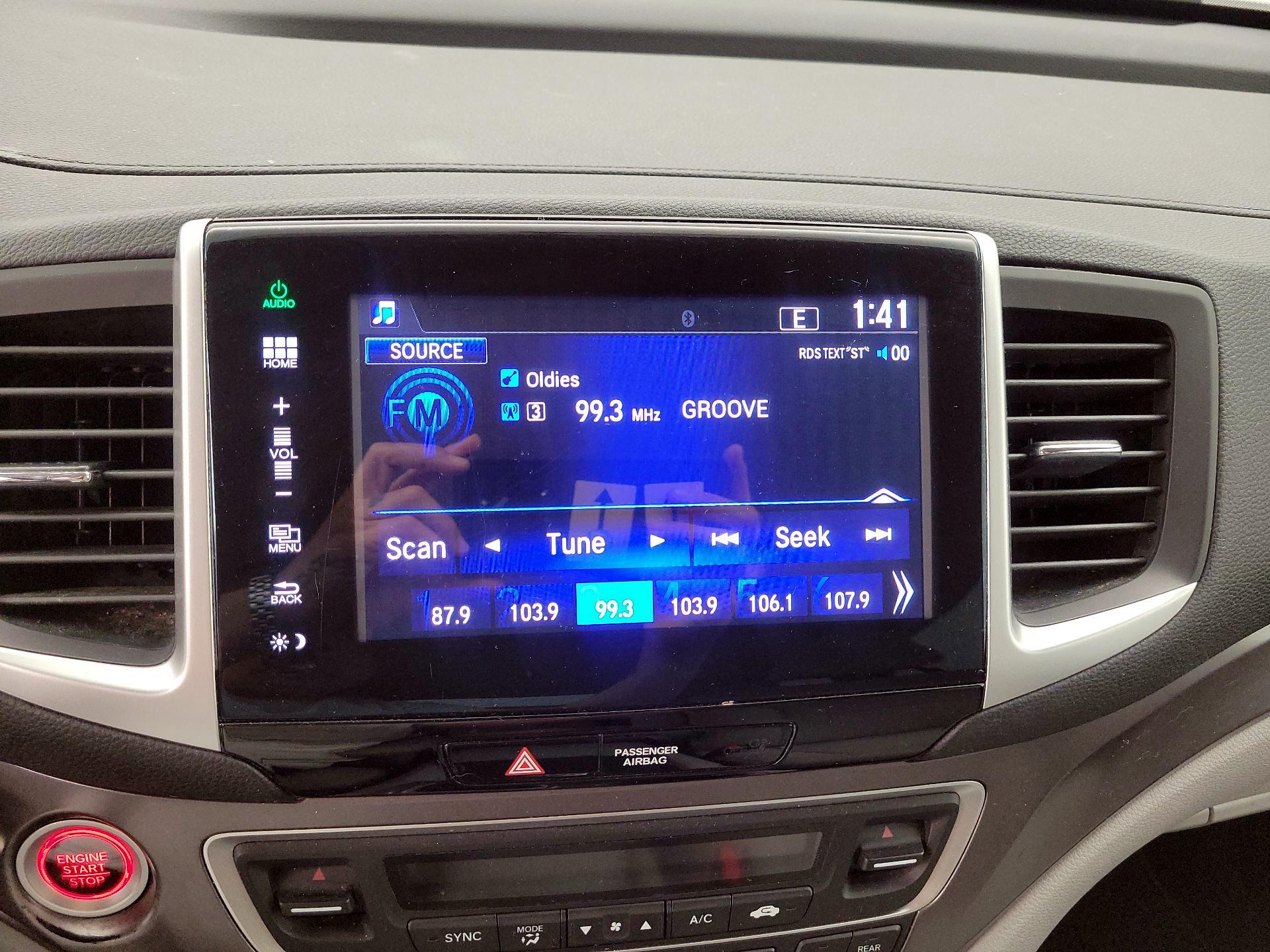 Thumbnail: 2016 Honda Pilot - 15