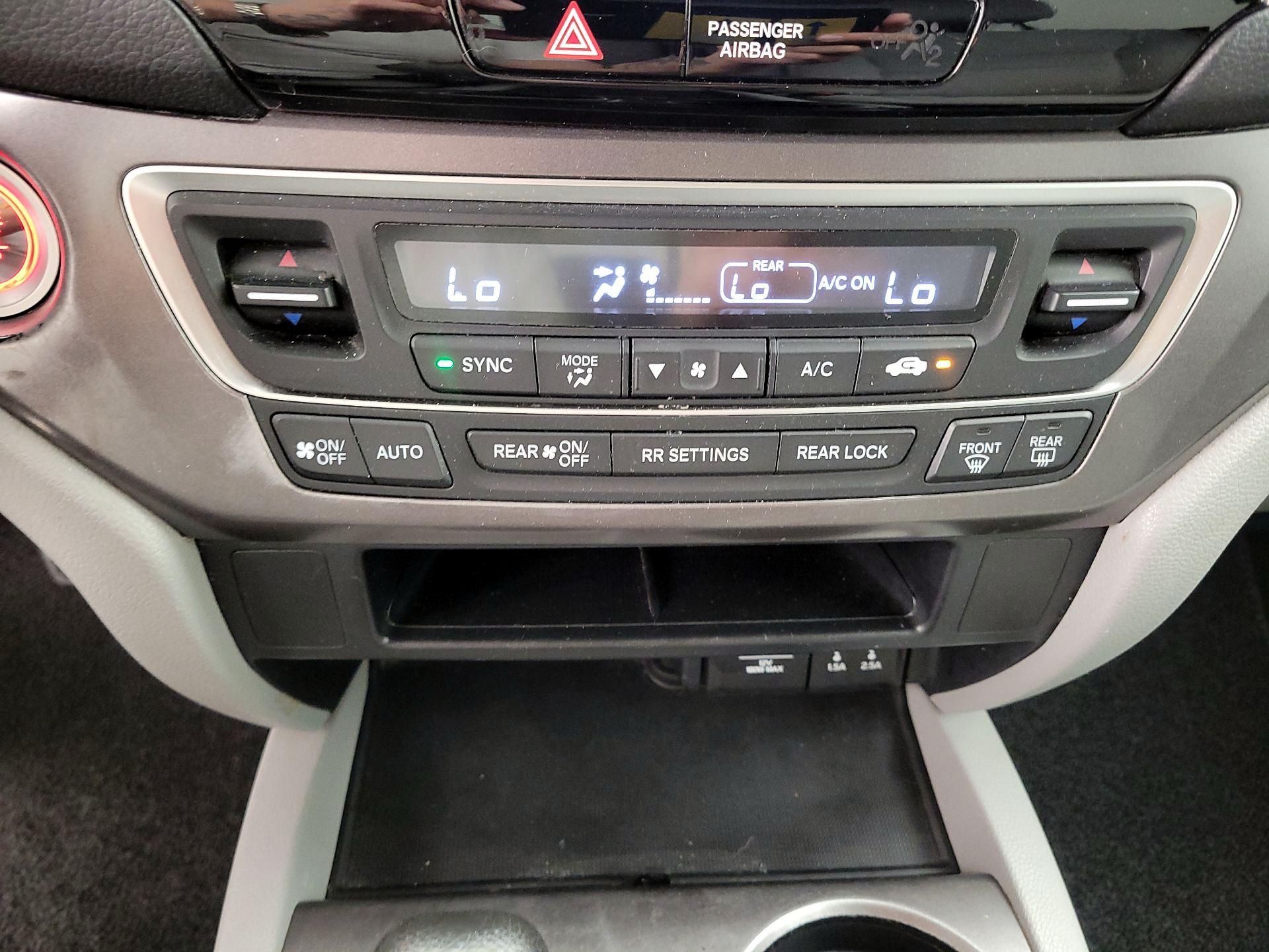 Thumbnail: 2016 Honda Pilot - 16