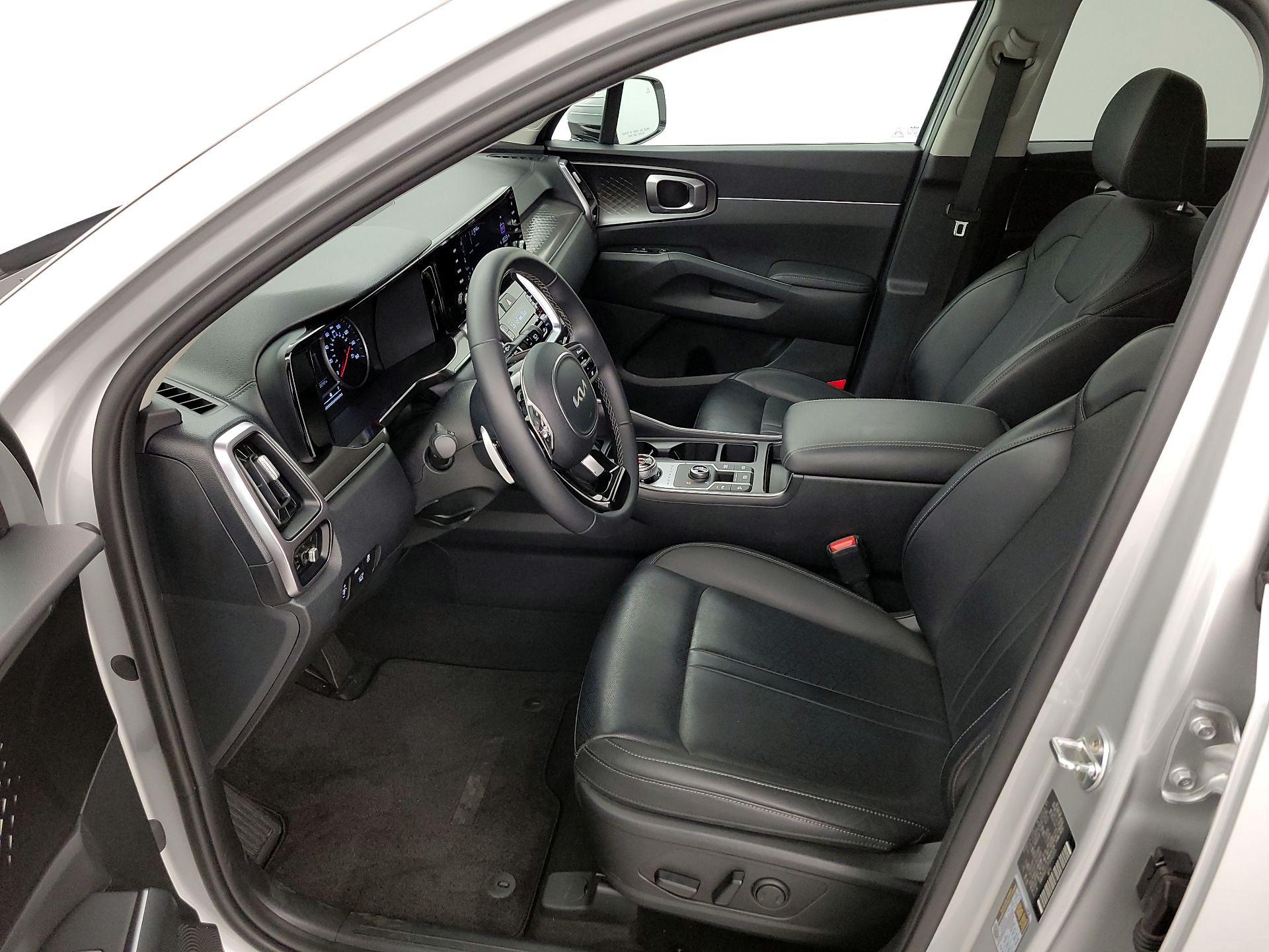 Thumbnail: 2023 Kia Sorento - 11