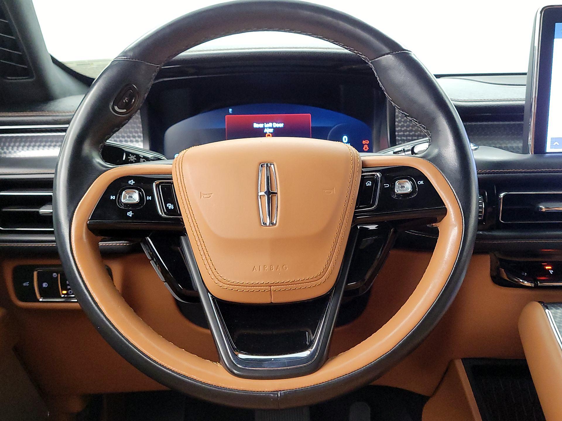Thumbnail: 2023 Lincoln Aviator - 10