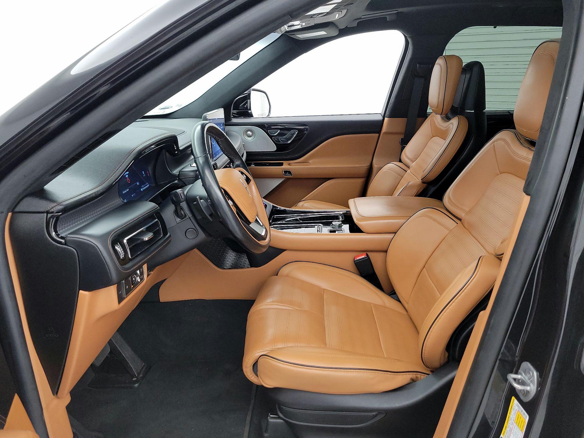 Thumbnail: 2023 Lincoln Aviator - 11