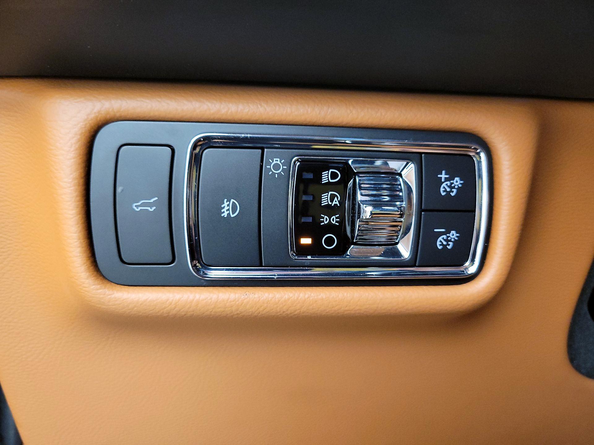 Thumbnail: 2023 Lincoln Aviator - 13