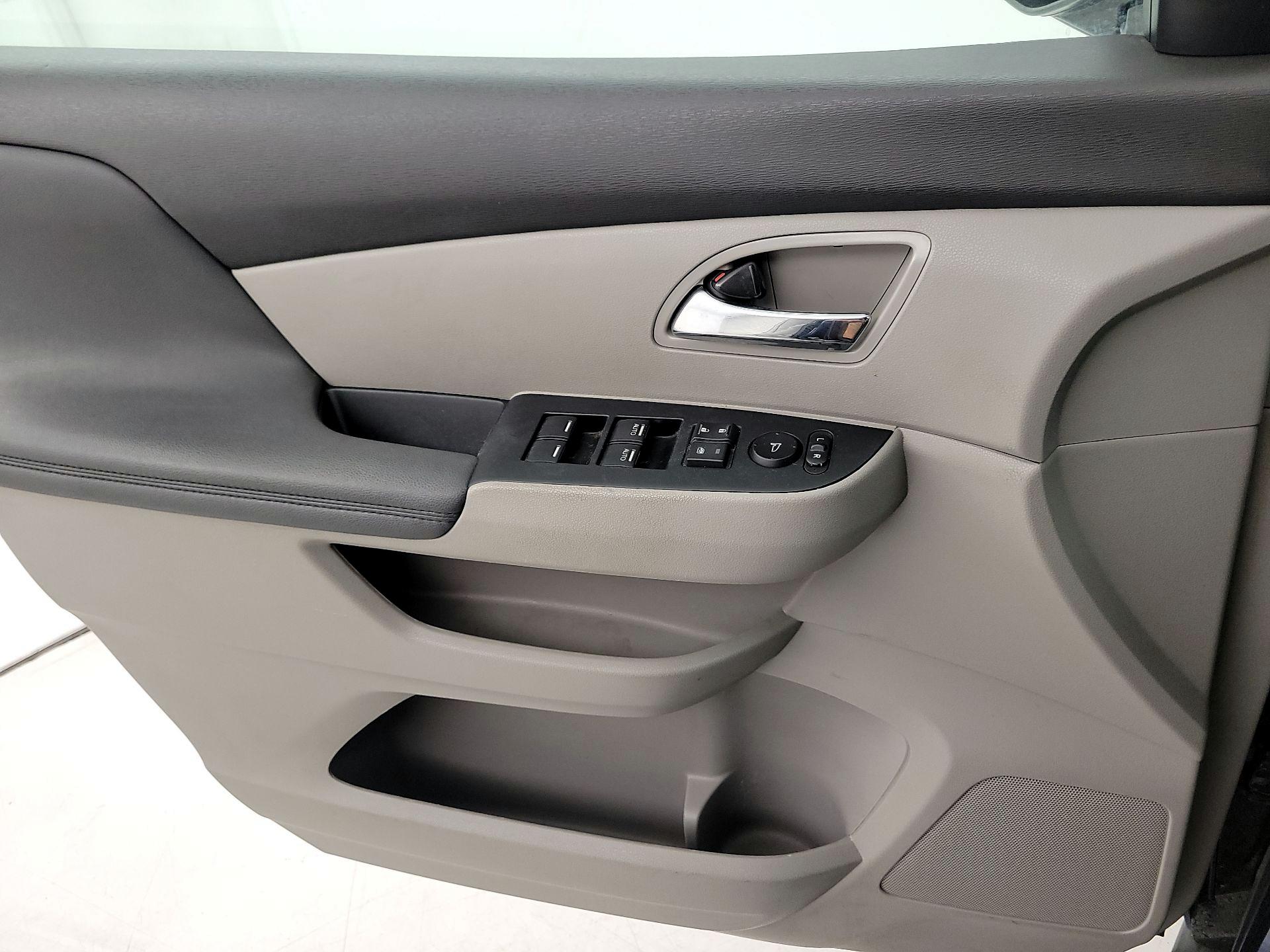 Thumbnail: 2015 Honda Odyssey - 12