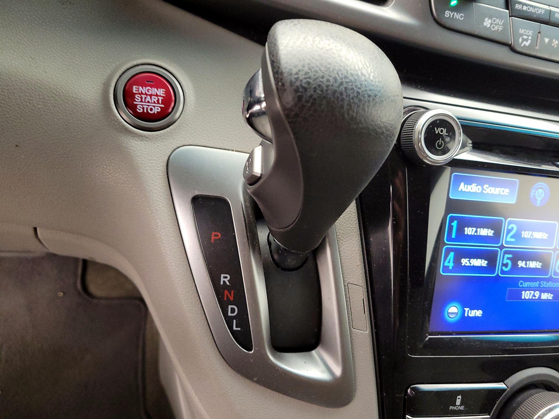 Thumbnail: 2015 Honda Odyssey - 17