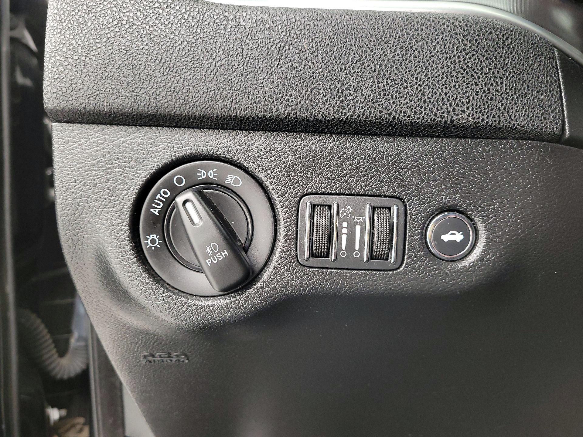 Thumbnail: 2019 Dodge Charger - 13